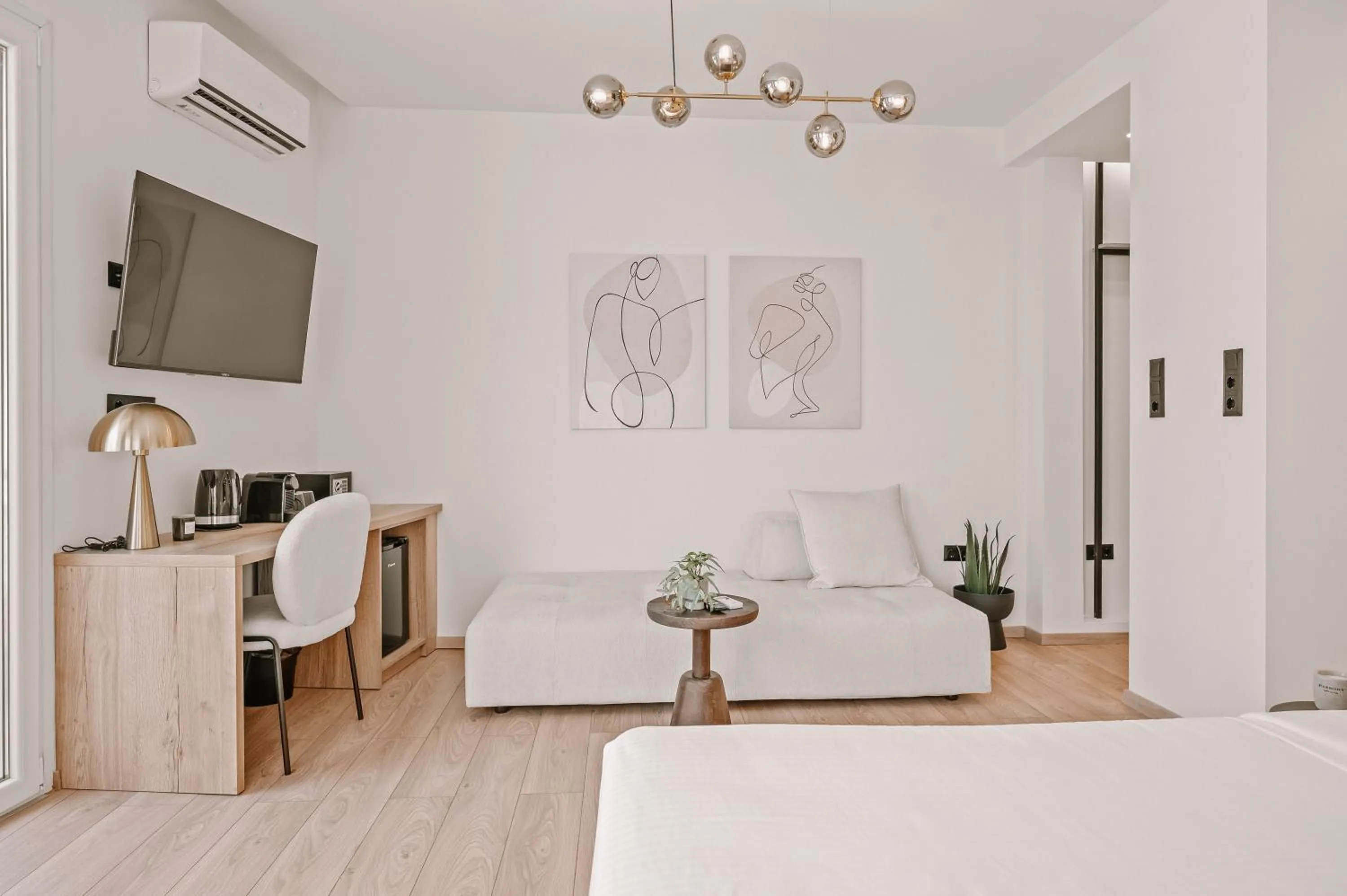 Bed in Plānis Str Urban Suites by Semavί