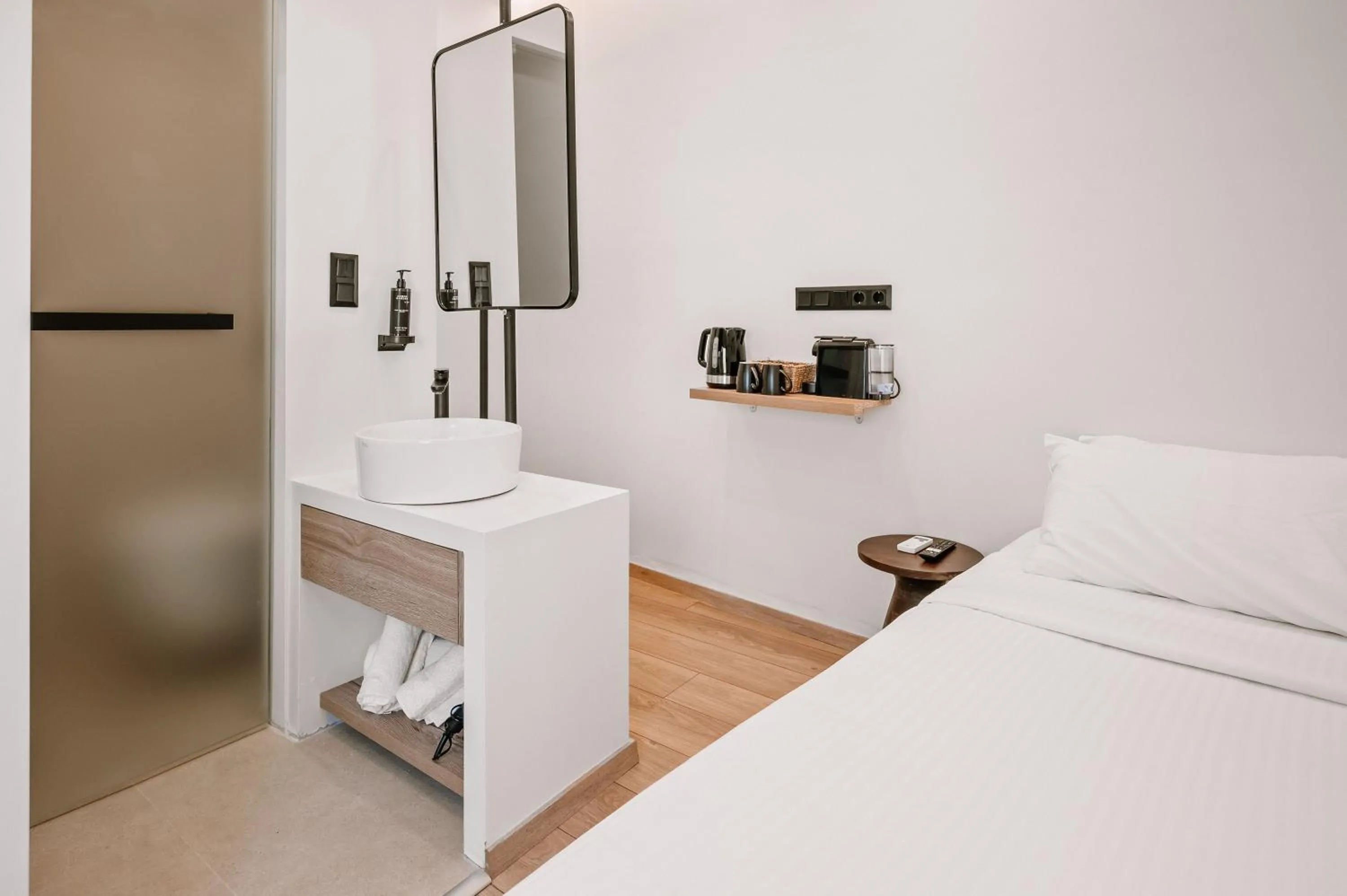 Bed in Plānis Str Urban Suites by Semavί
