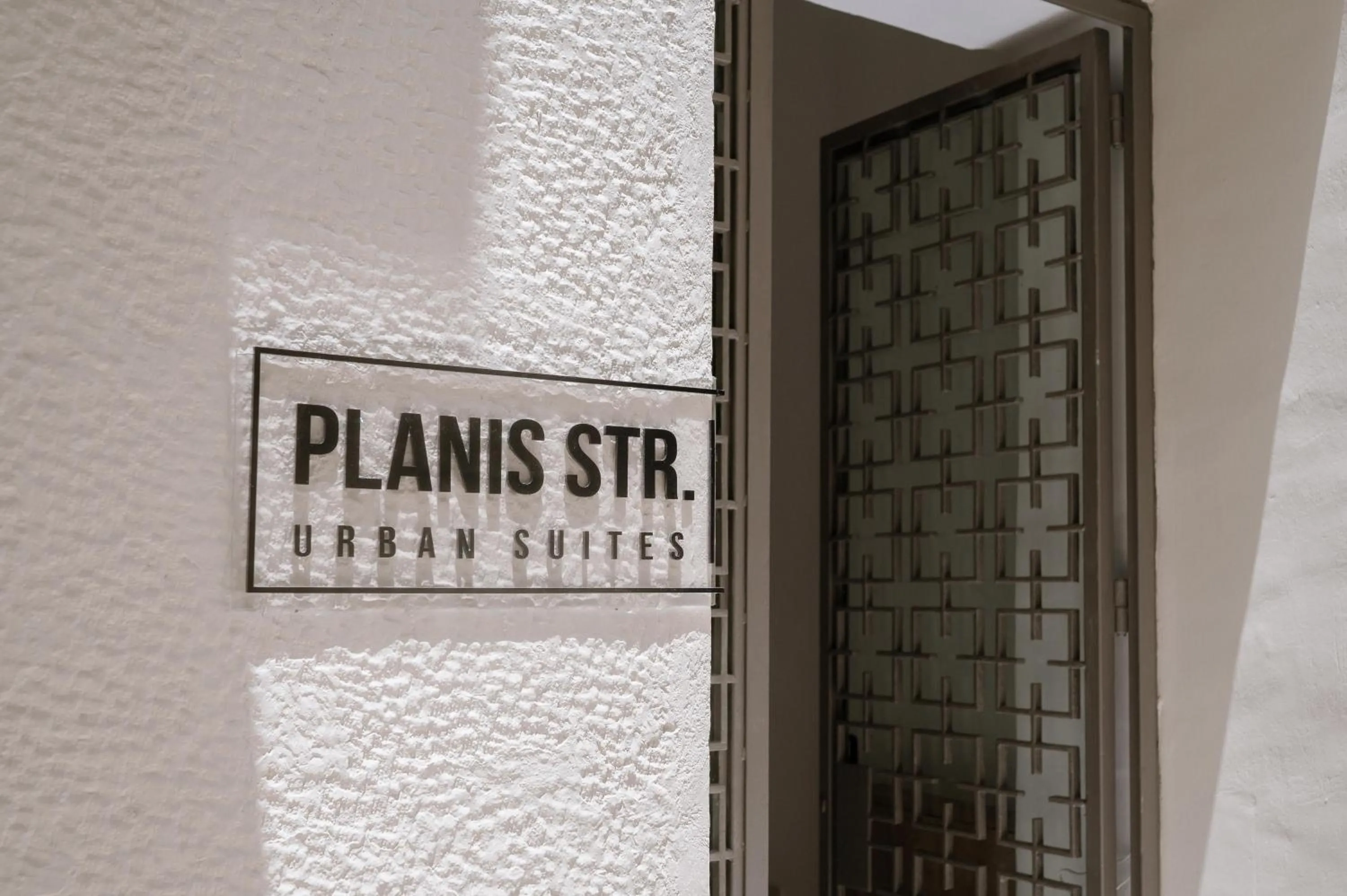 Property logo or sign in Plānis Str Urban Suites by Semavί