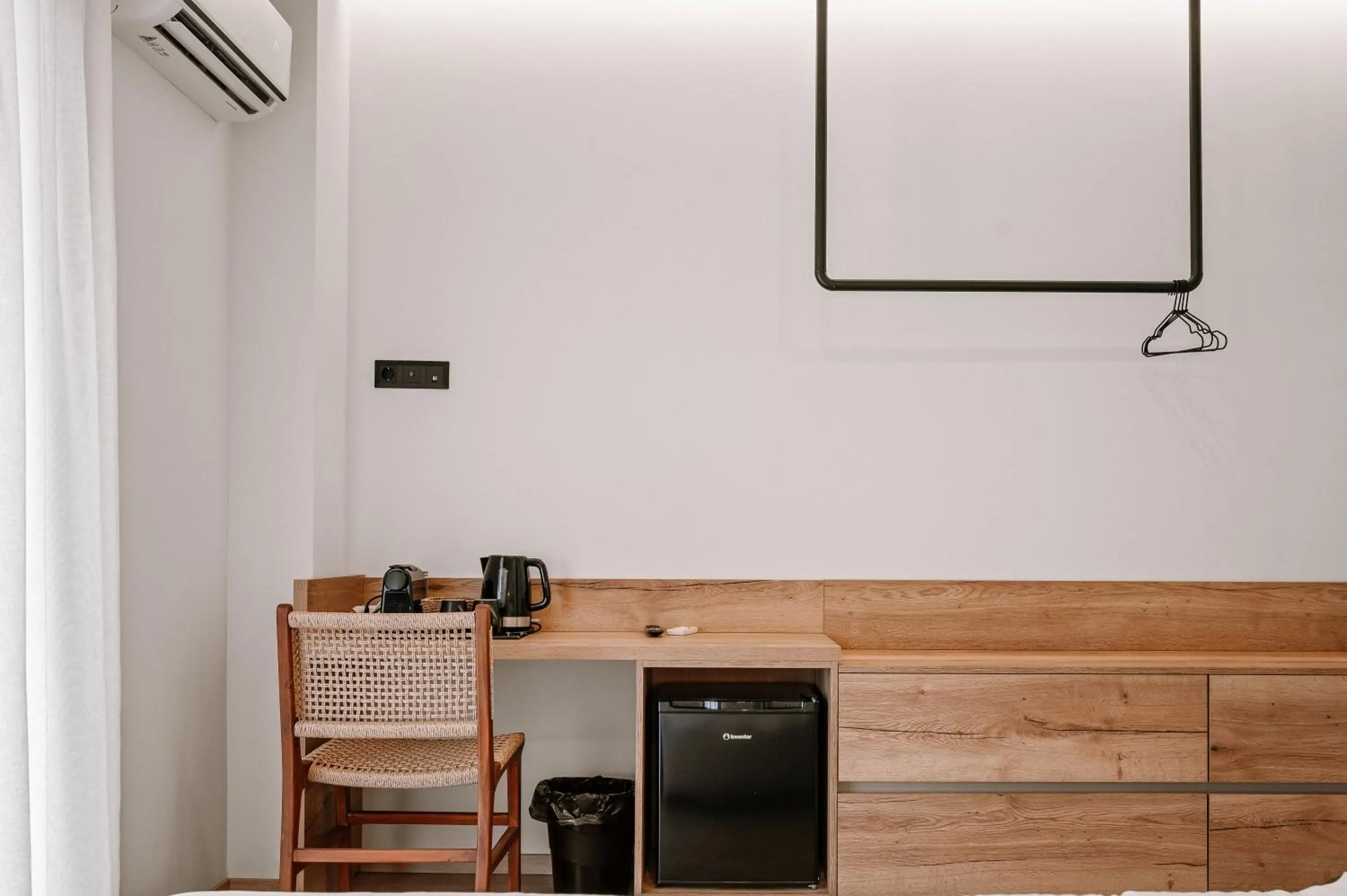 Coffee/tea facilities in Plānis Str Urban Suites by Semavί