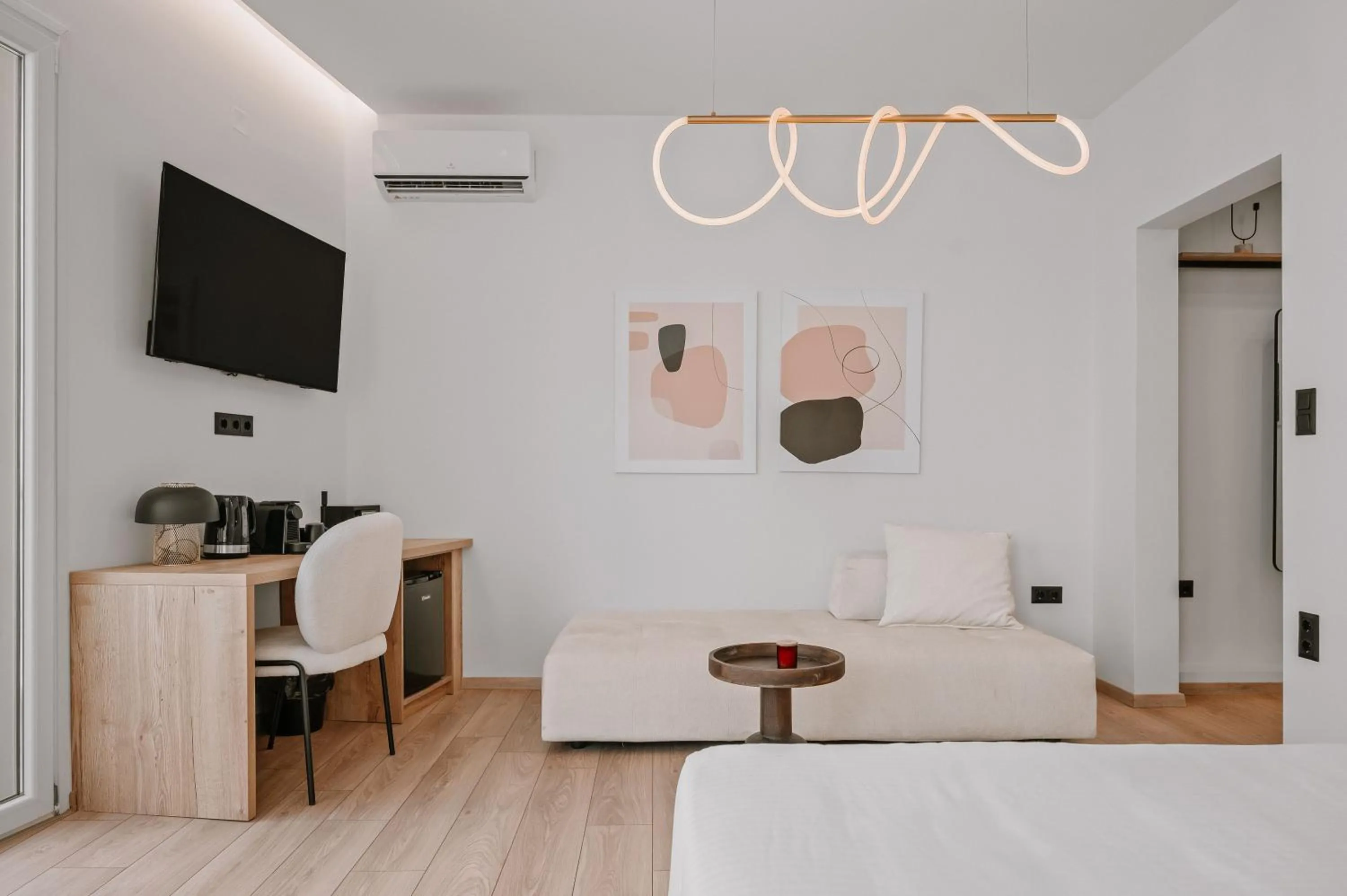 Bed in Plānis Str Urban Suites by Semavί