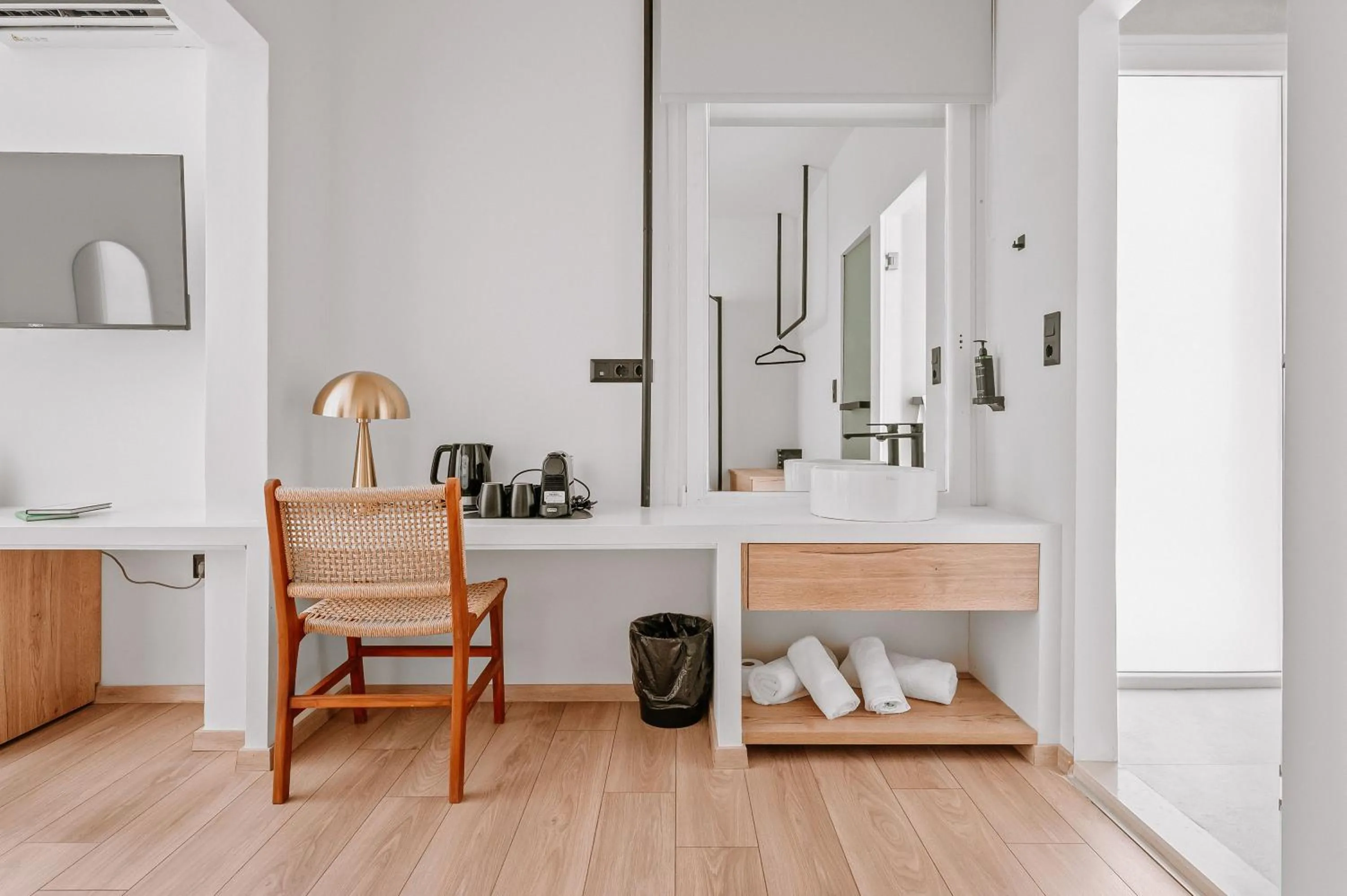 Bathroom in Plānis Str Urban Suites by Semavί