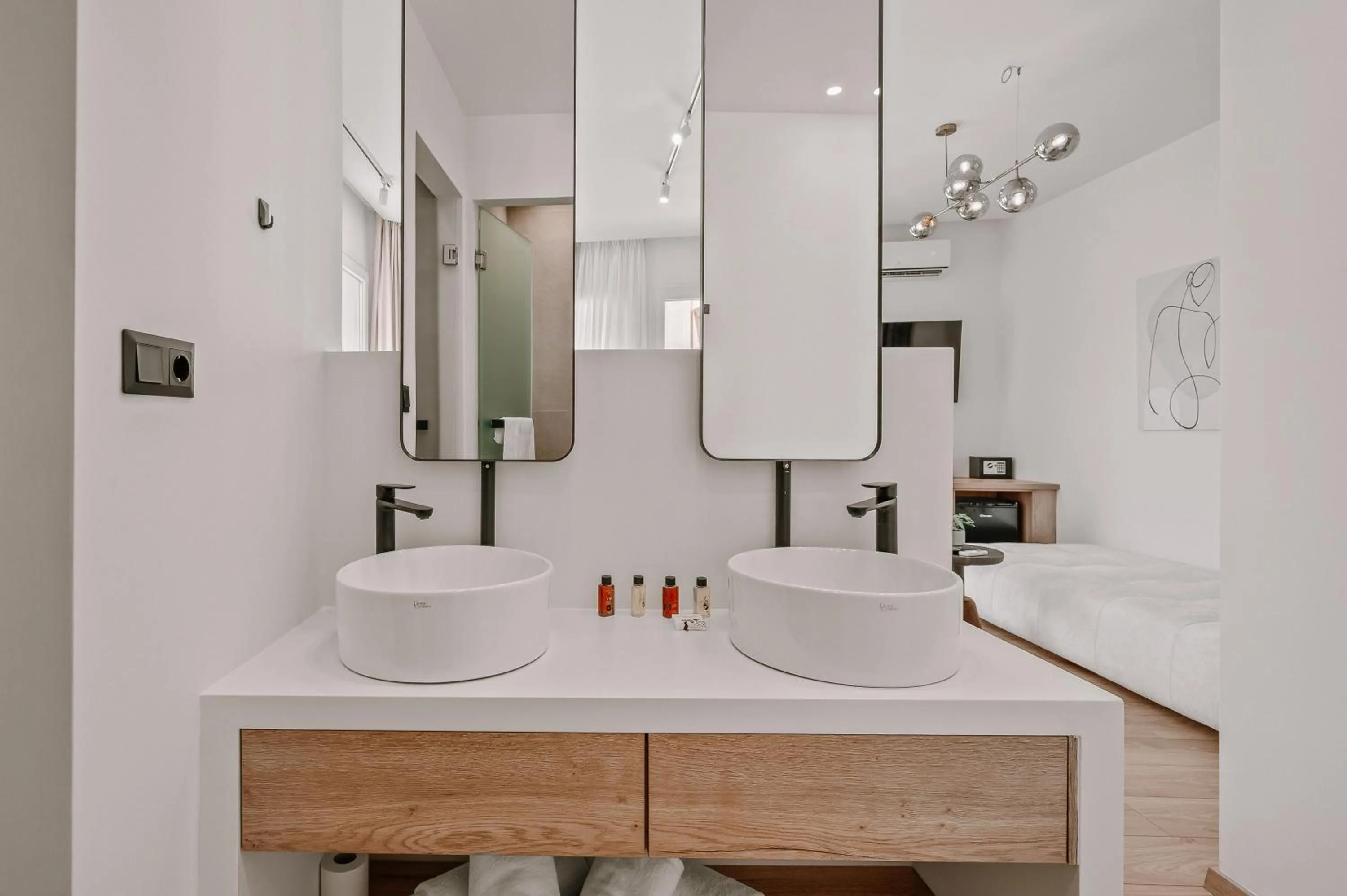 Bathroom in Plānis Str Urban Suites by Semavί
