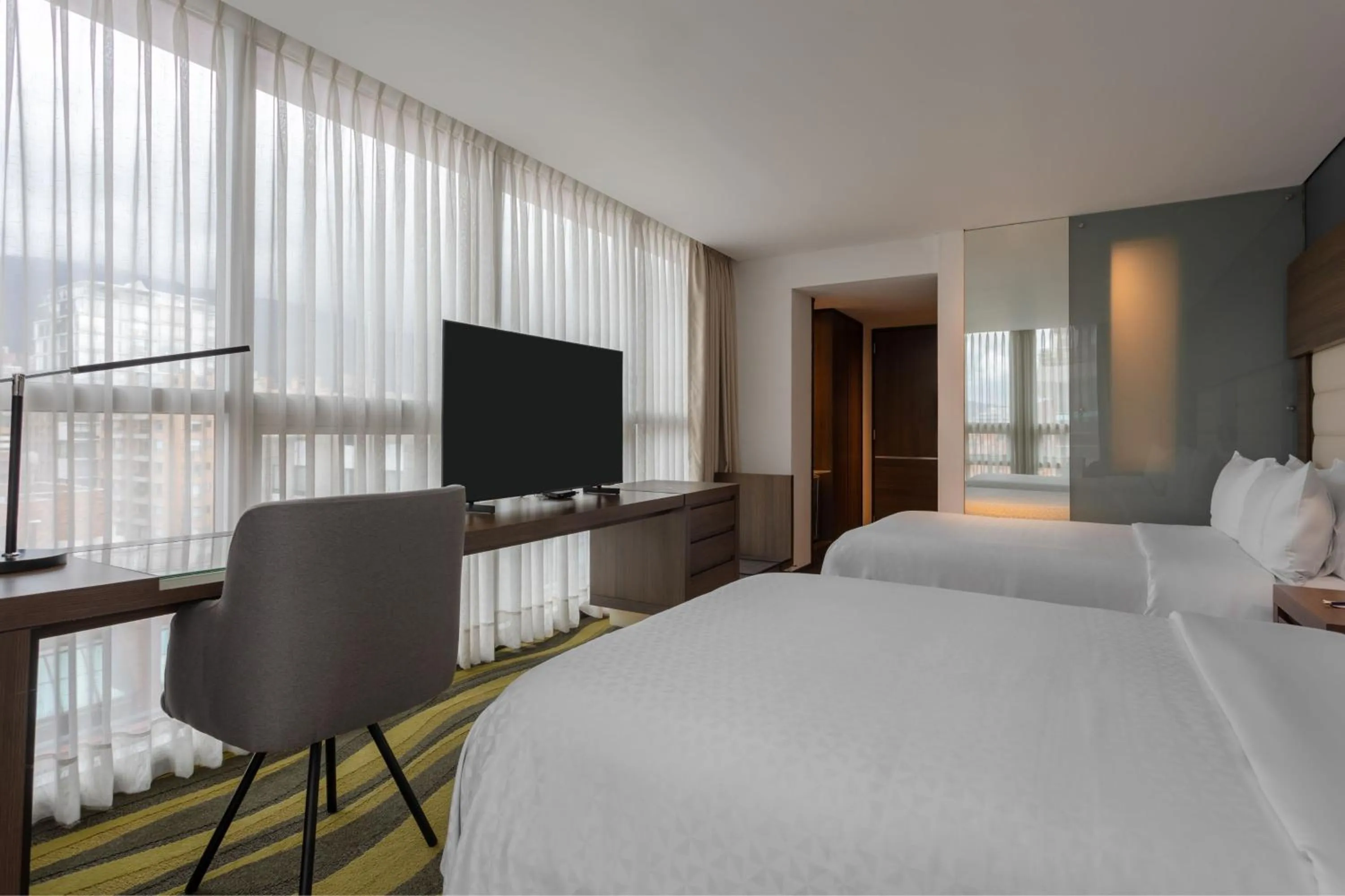 Photo of the whole room, Bed in Four Points By Sheraton Bogota