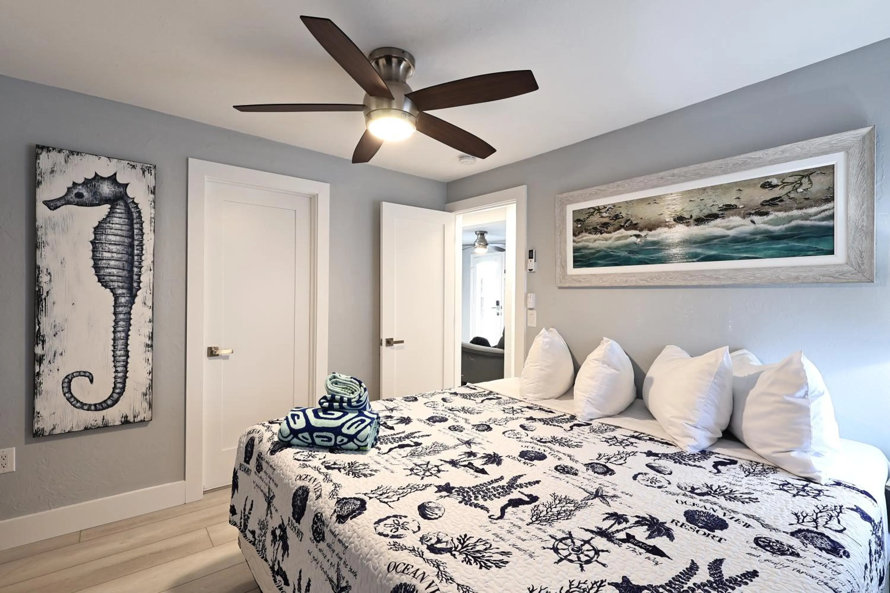 Bedroom, Bed in The Inn on Siesta Key