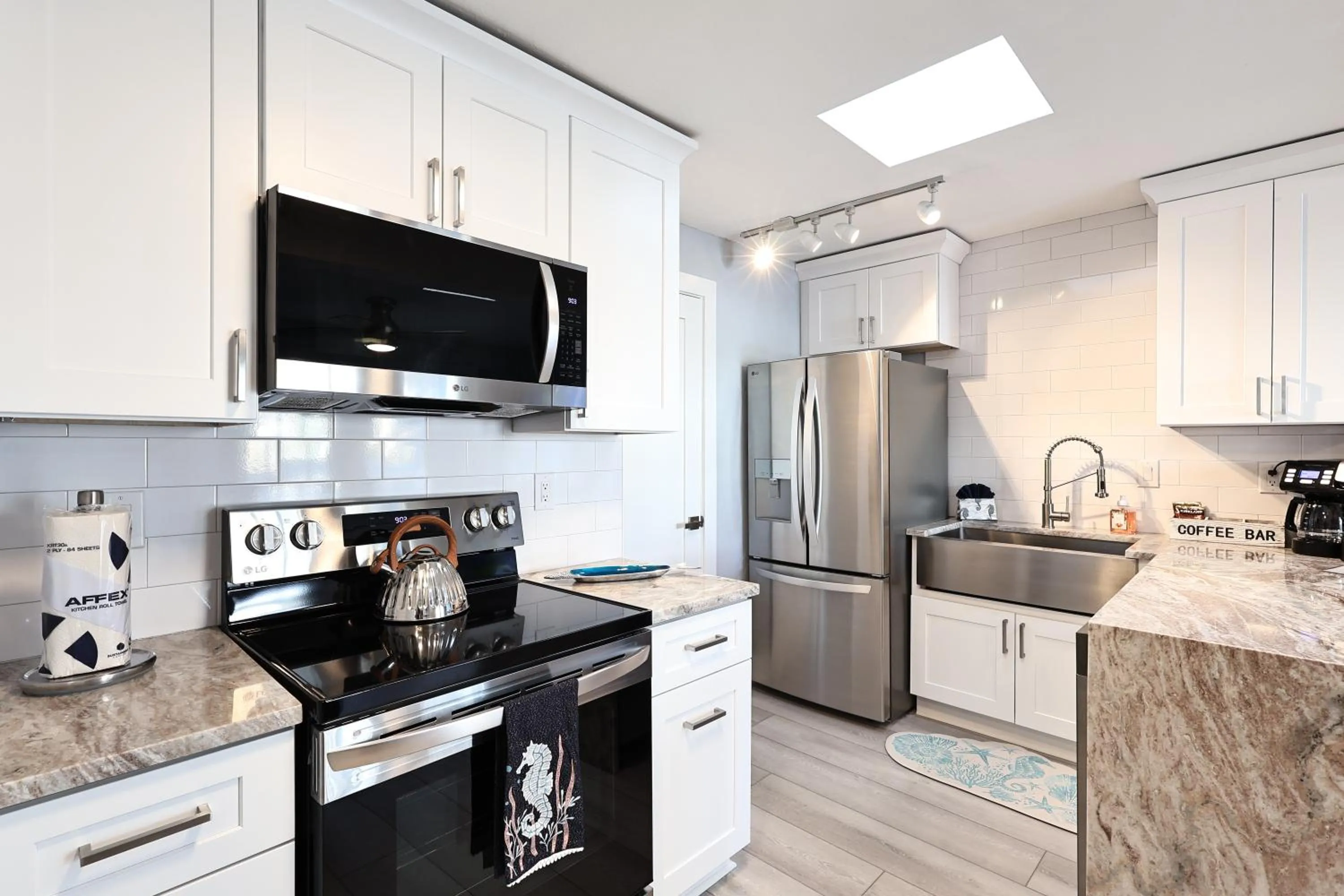 Kitchen or kitchenette in The Inn on Siesta Key