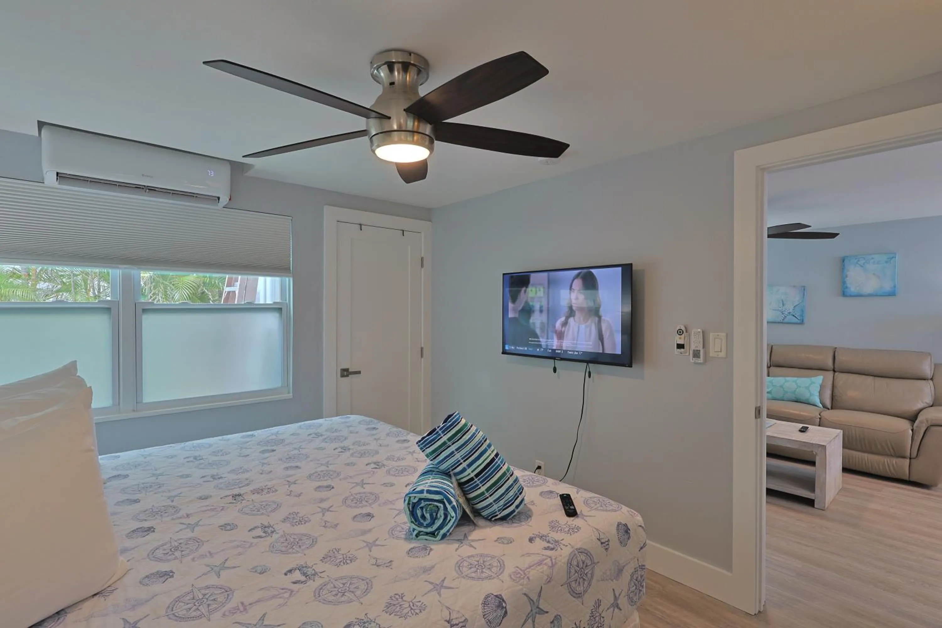 Bedroom, Bed in The Inn on Siesta Key