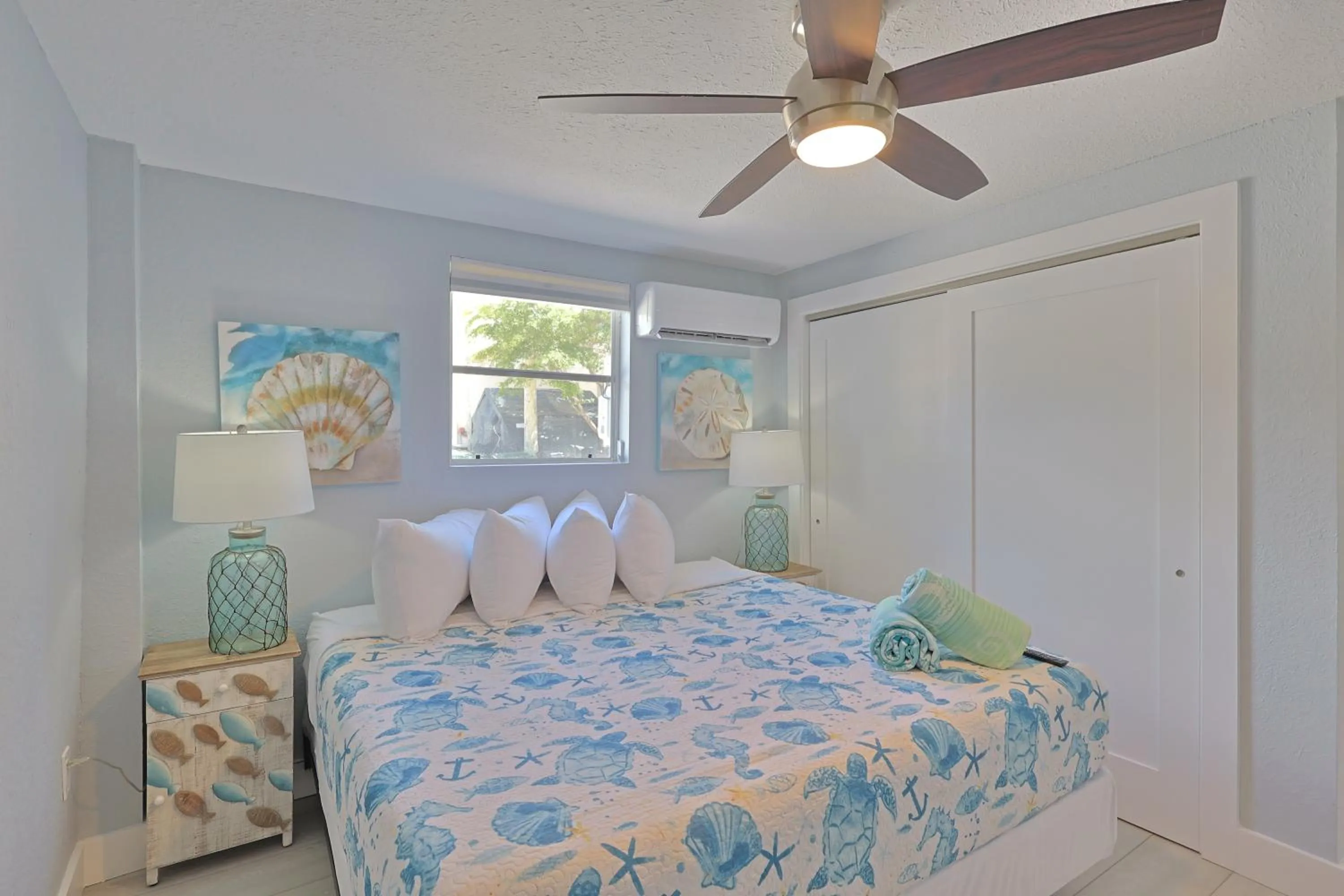 Bedroom, Bed in The Inn on Siesta Key