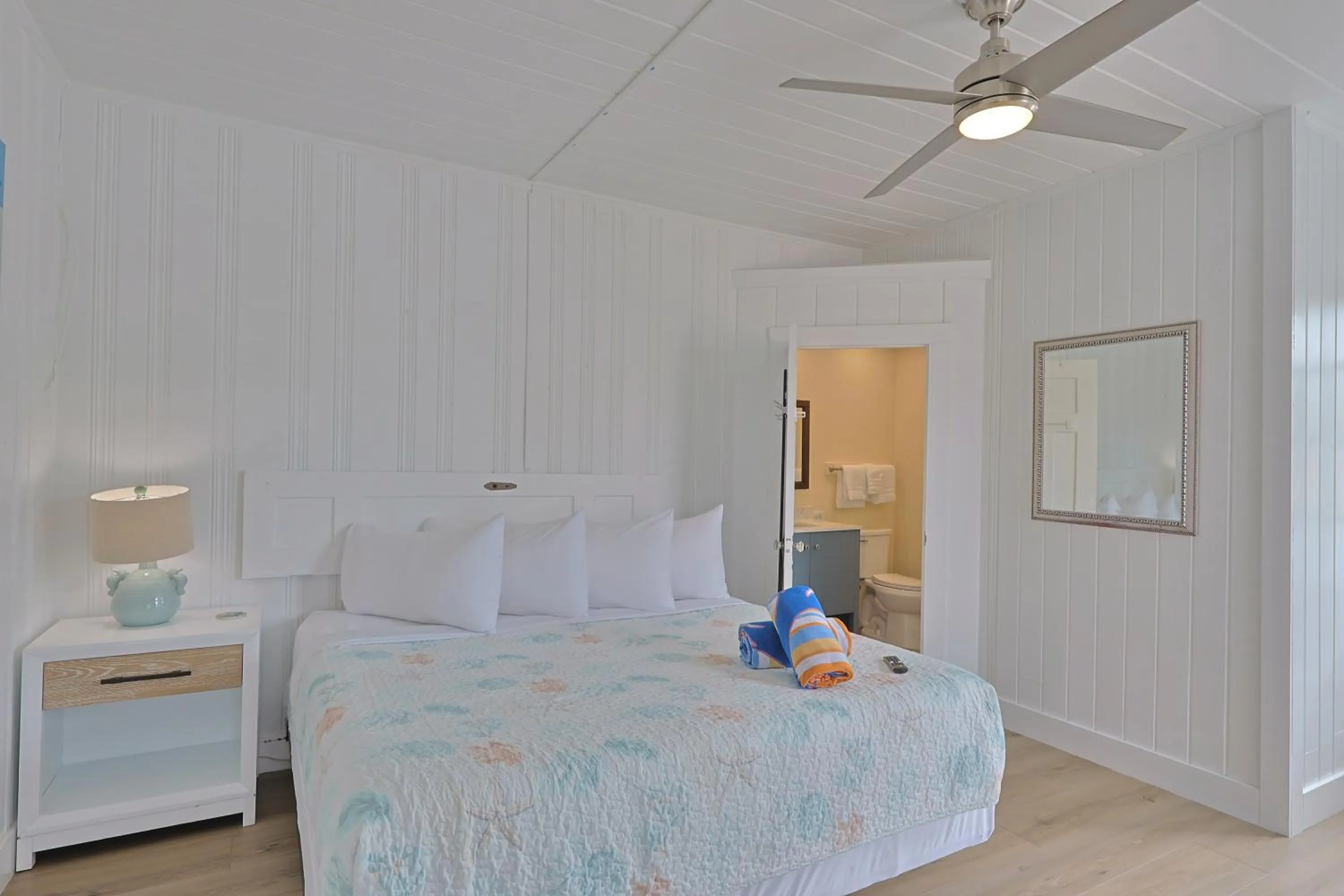 Bedroom, Bed in The Inn on Siesta Key