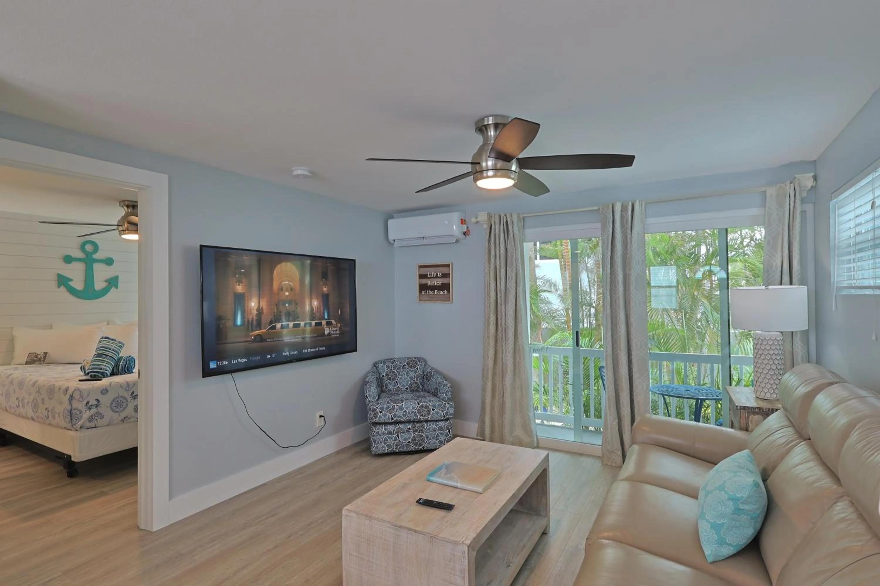 Living room in The Inn on Siesta Key