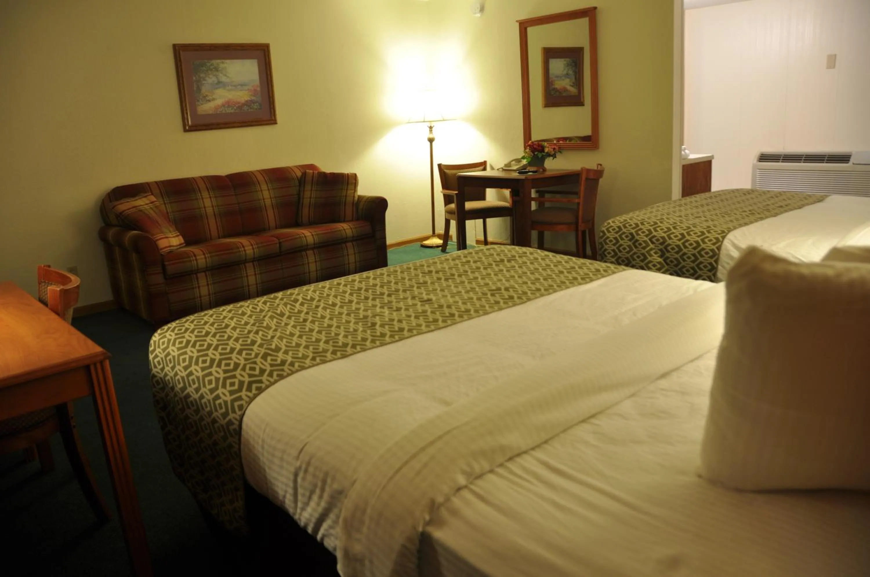 Bed in Fort Davidson Hotel