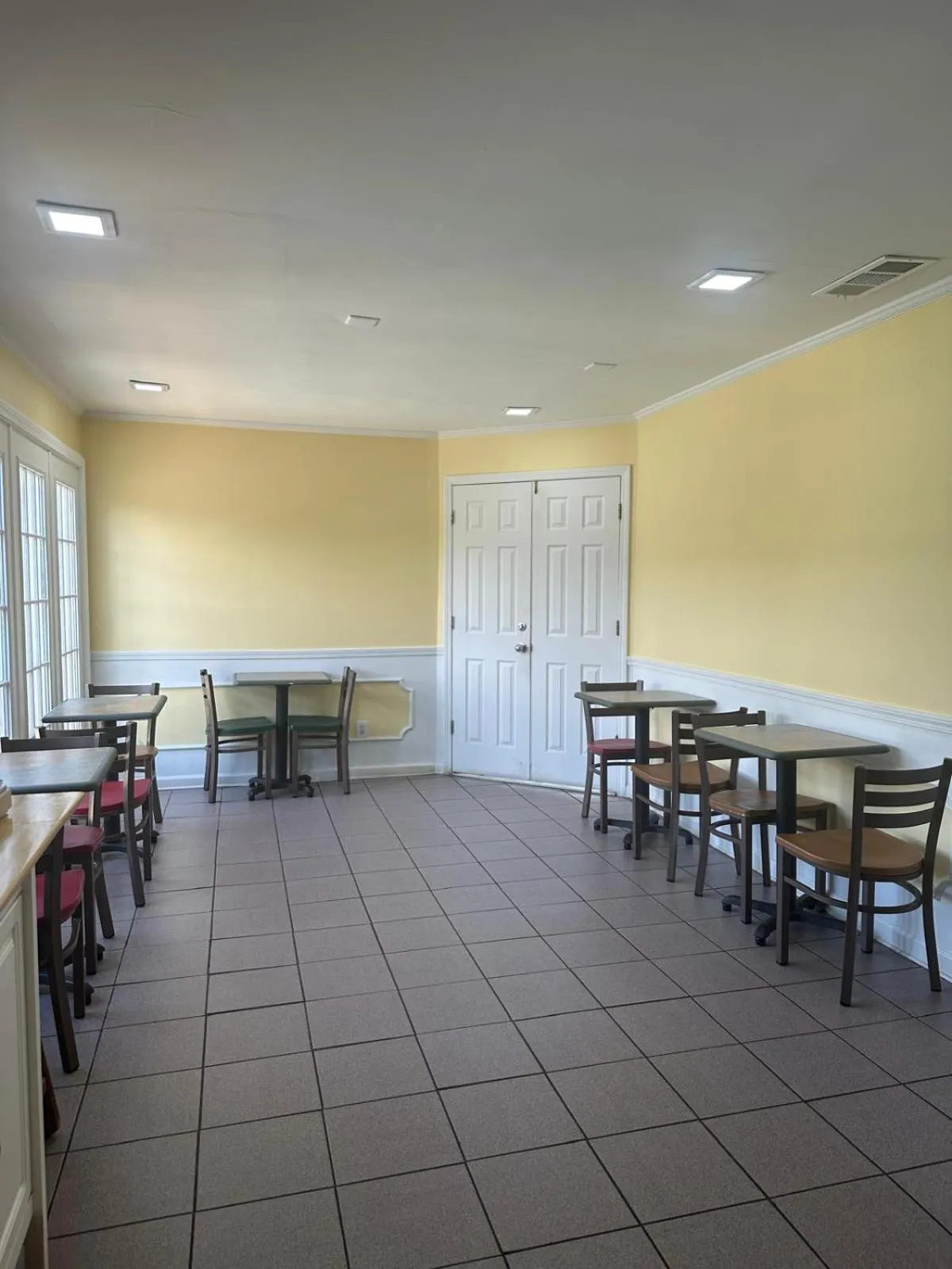 Coffee/tea facilities in Jameson Inn Winder