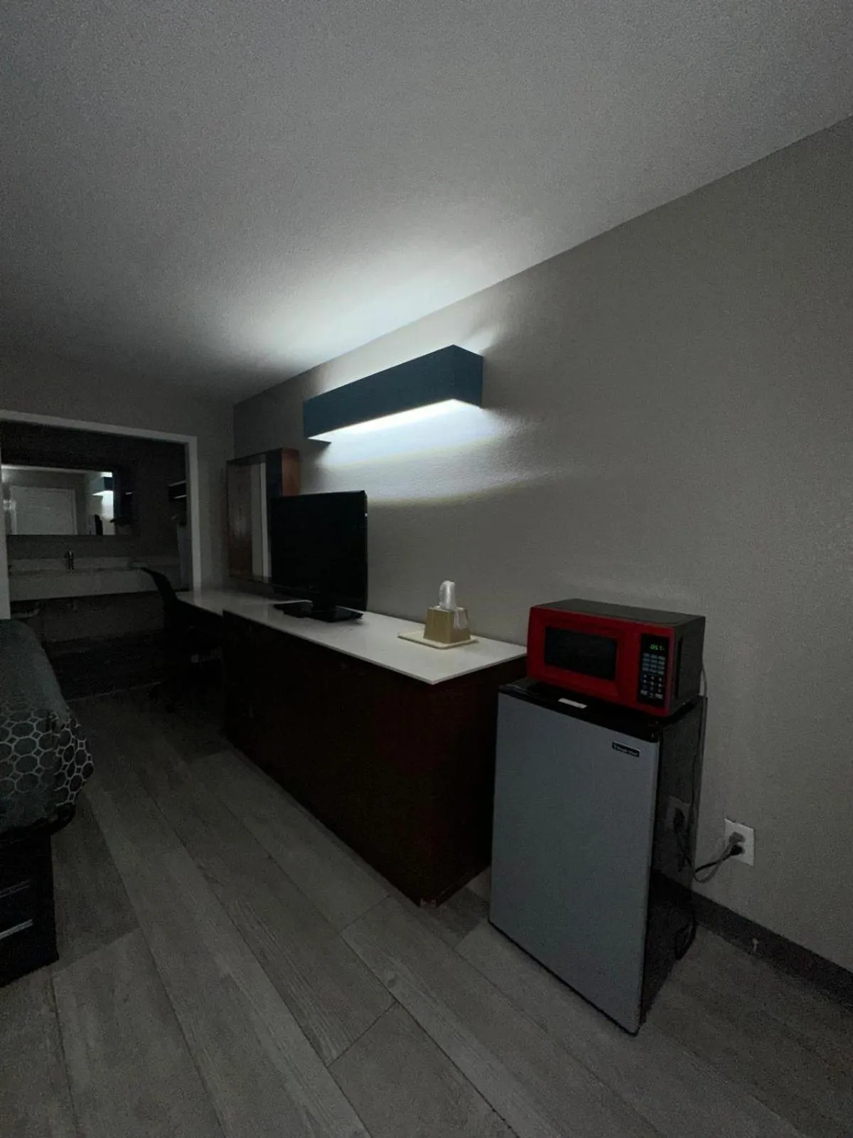 TV and multimedia in Jameson Inn Winder