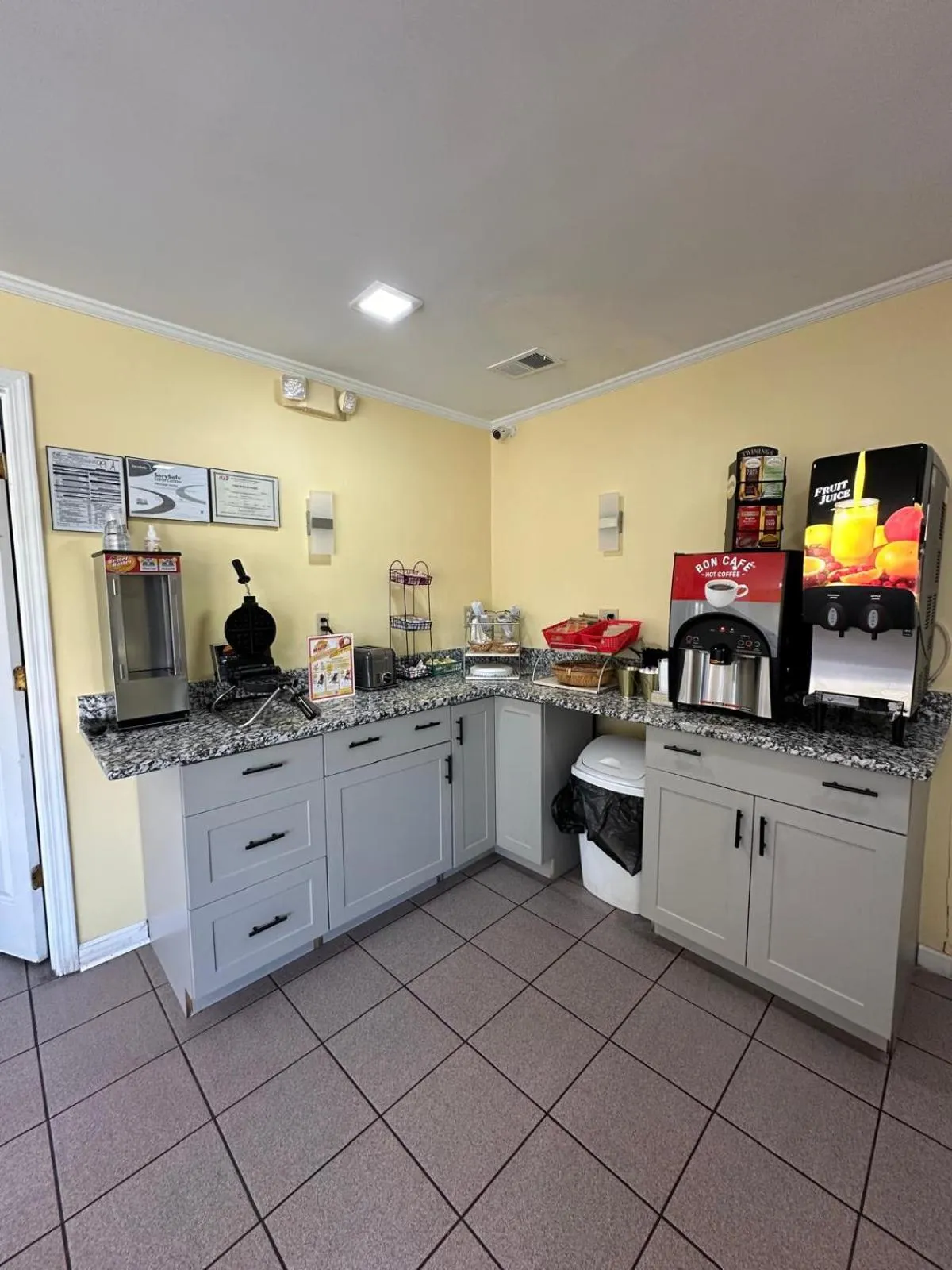 Breakfast in Jameson Inn Winder