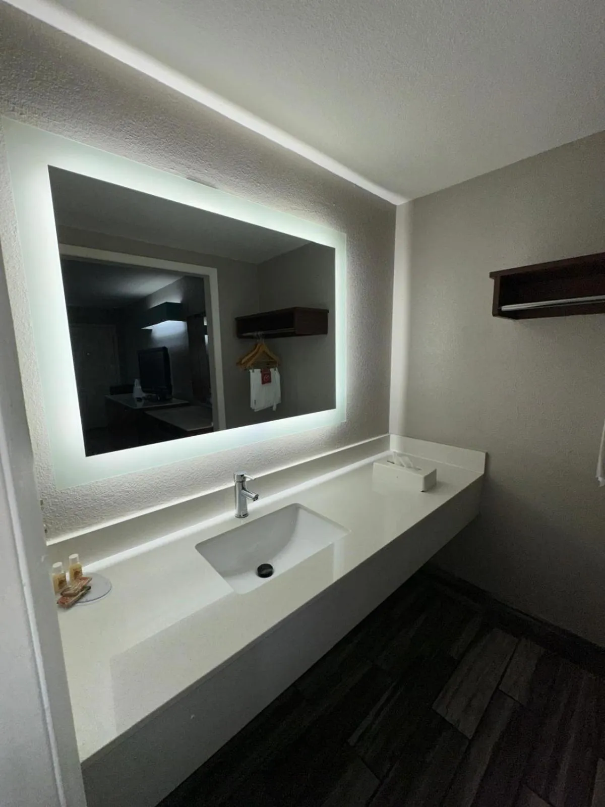 Bathroom in Jameson Inn Winder