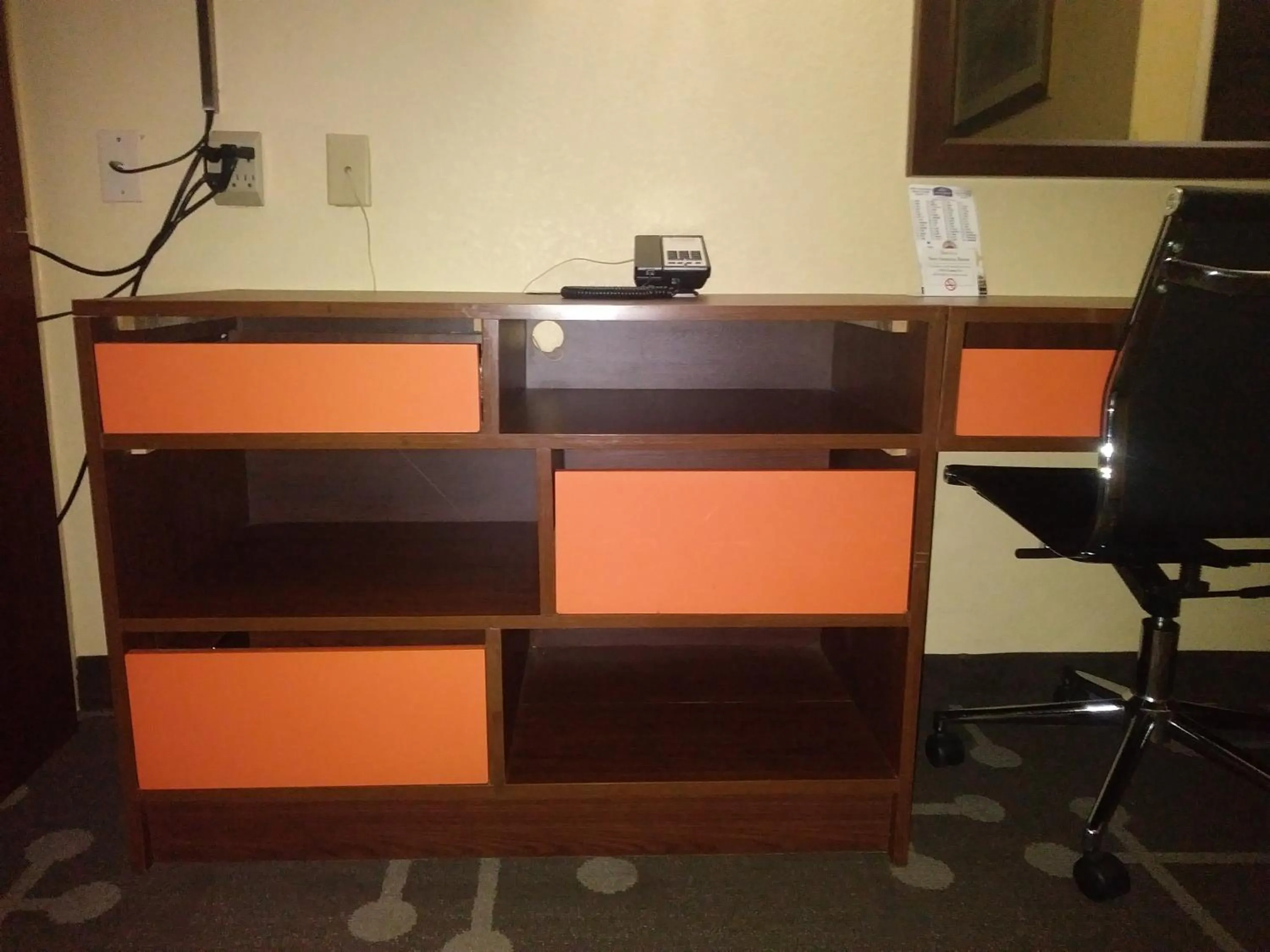 Bedroom in Howard Johnson by Wyndham Athens