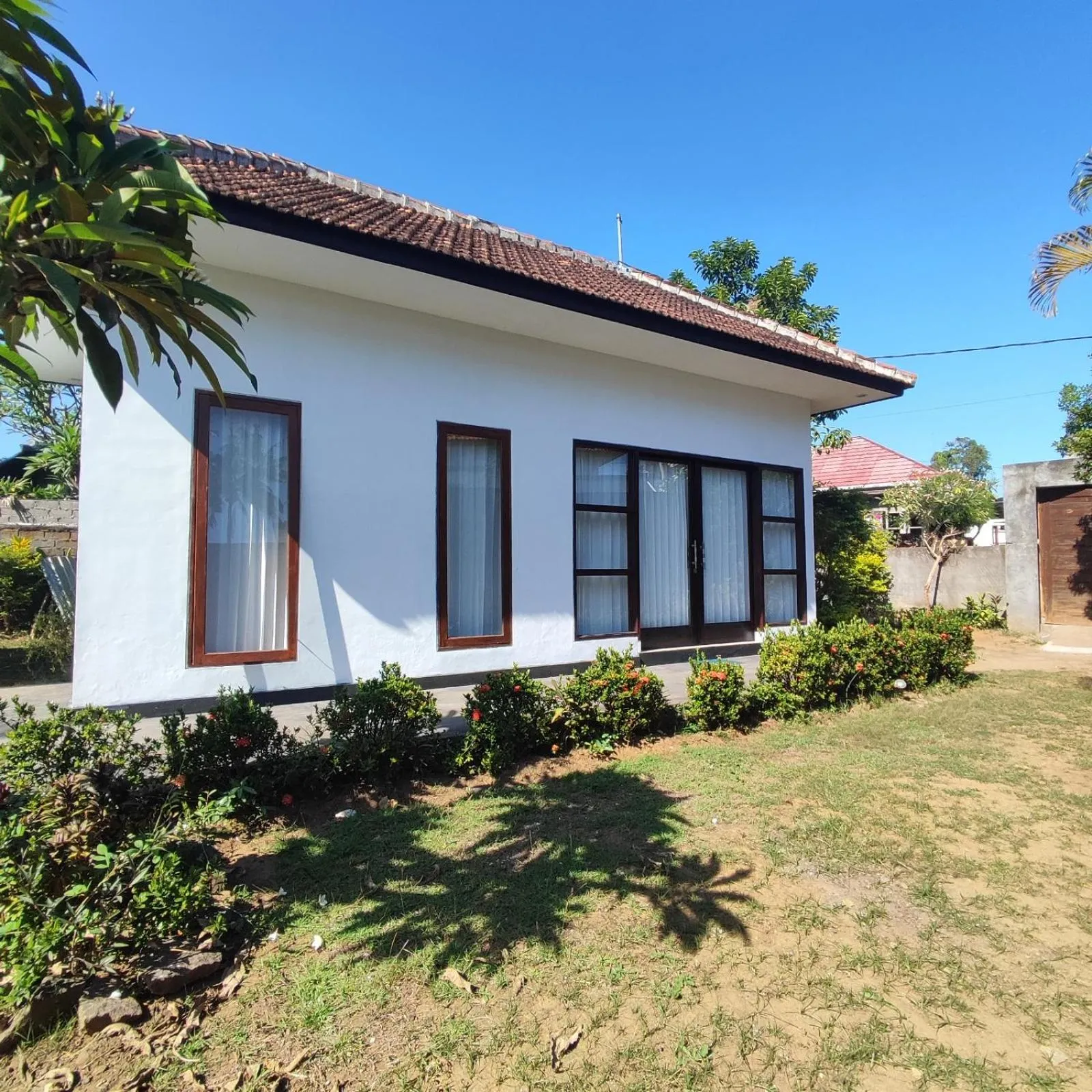 Garden view in Lovina Villa Cinta