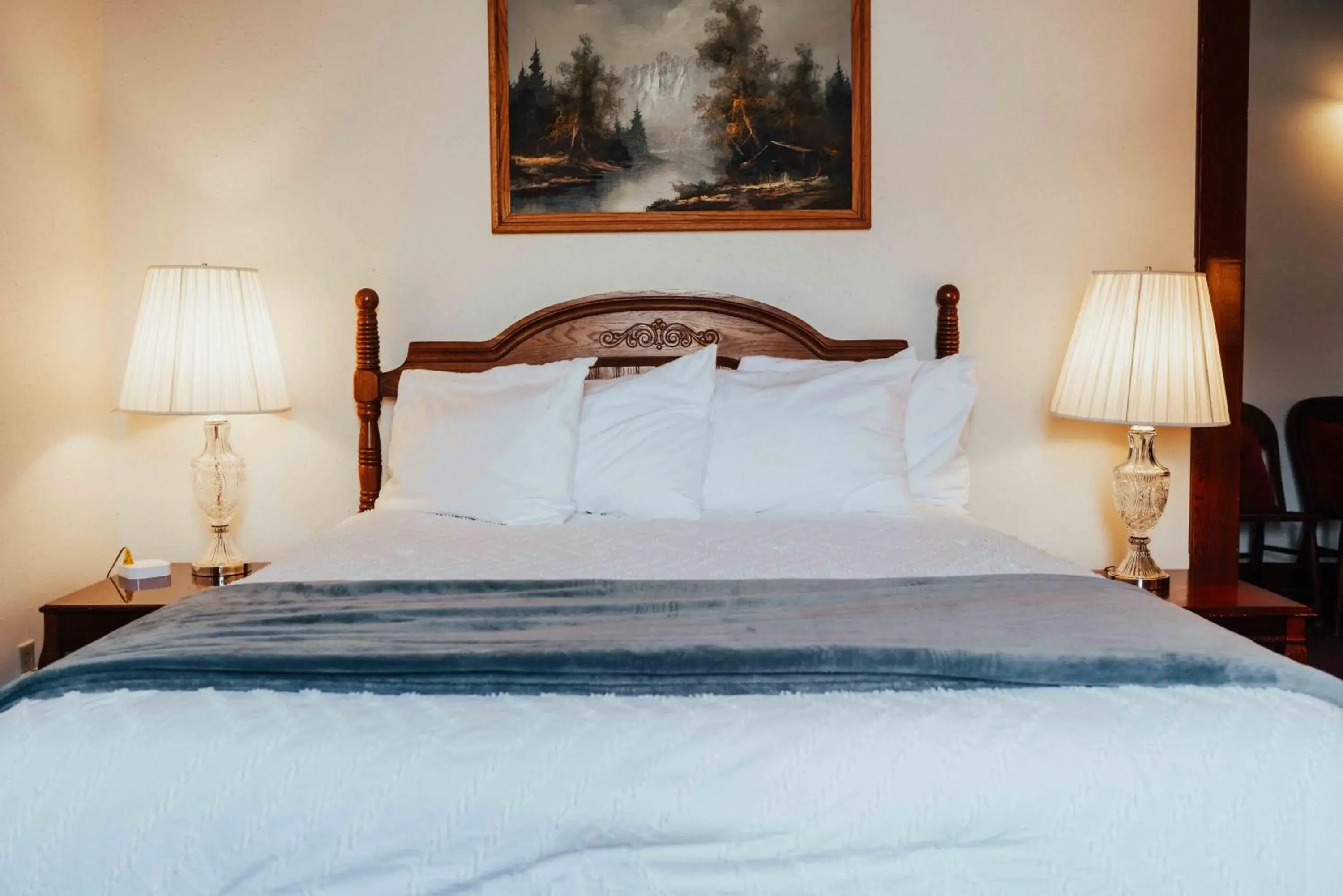 Bed in Town Hall Inn Bed in Town Hall Inn