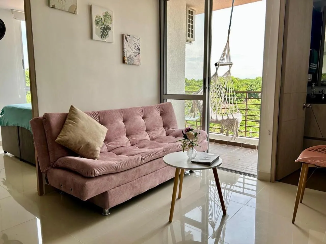 Hermoso apartamento en Ricaurte C/MARCA