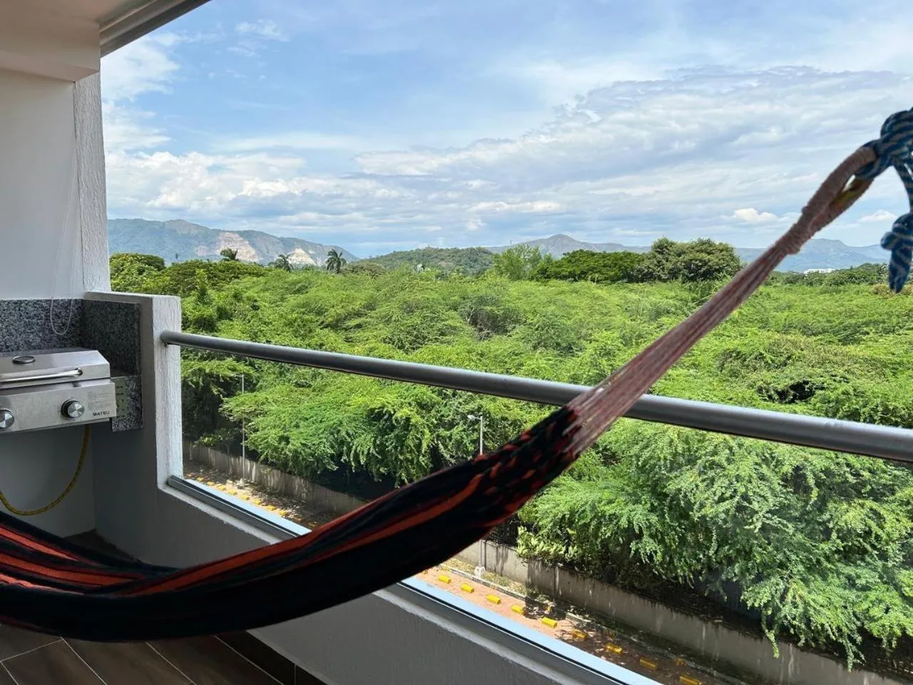 Hermoso apartamento en Ricaurte C/MARCA