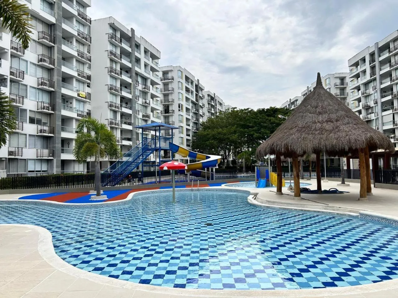 Hermoso apartamento en Ricaurte C/MARCA