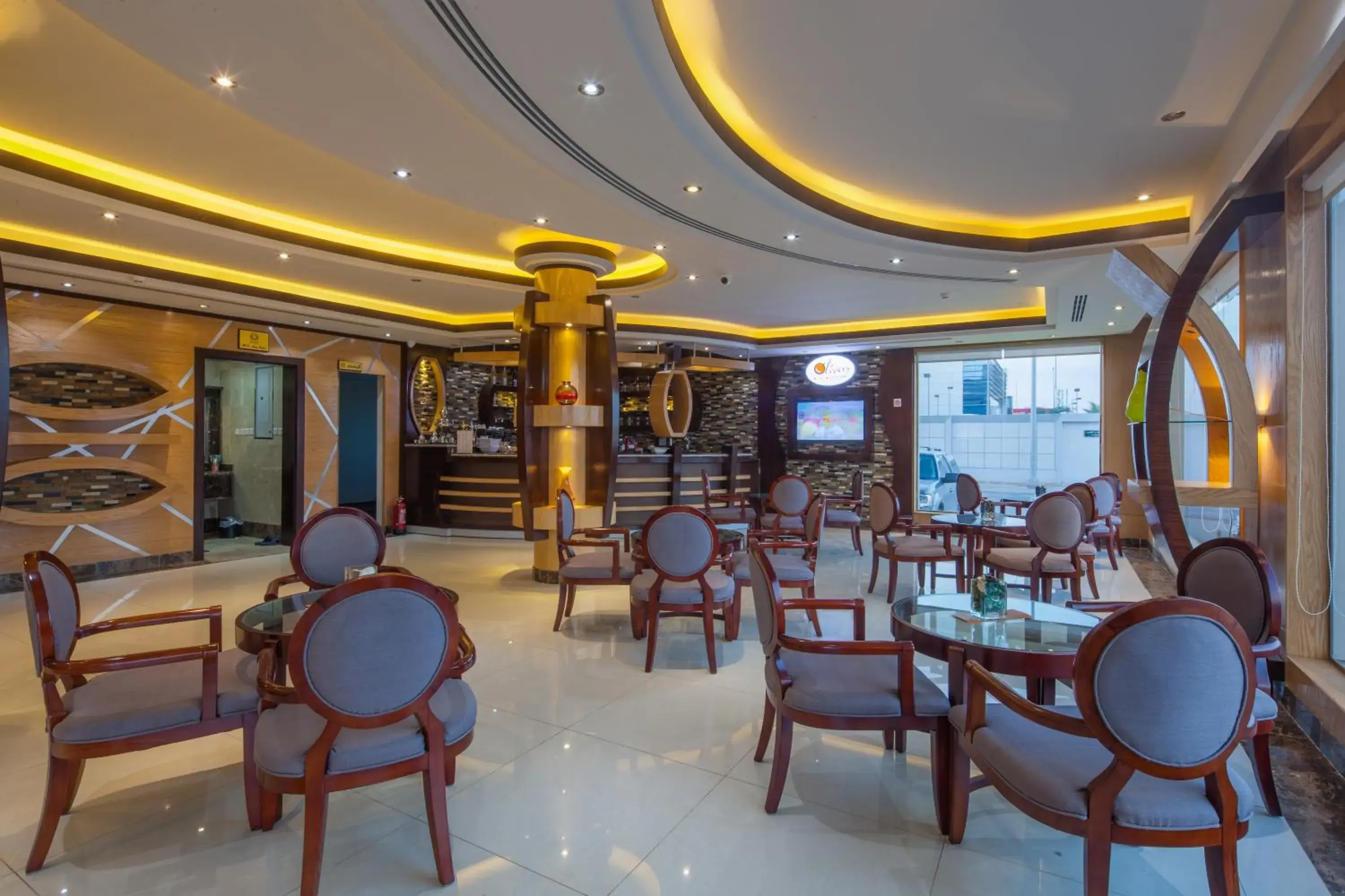 Lounge or bar in قصر ريفان للشقق المخدومة Lounge or bar in قصر ريفان للشقق المخدومة
