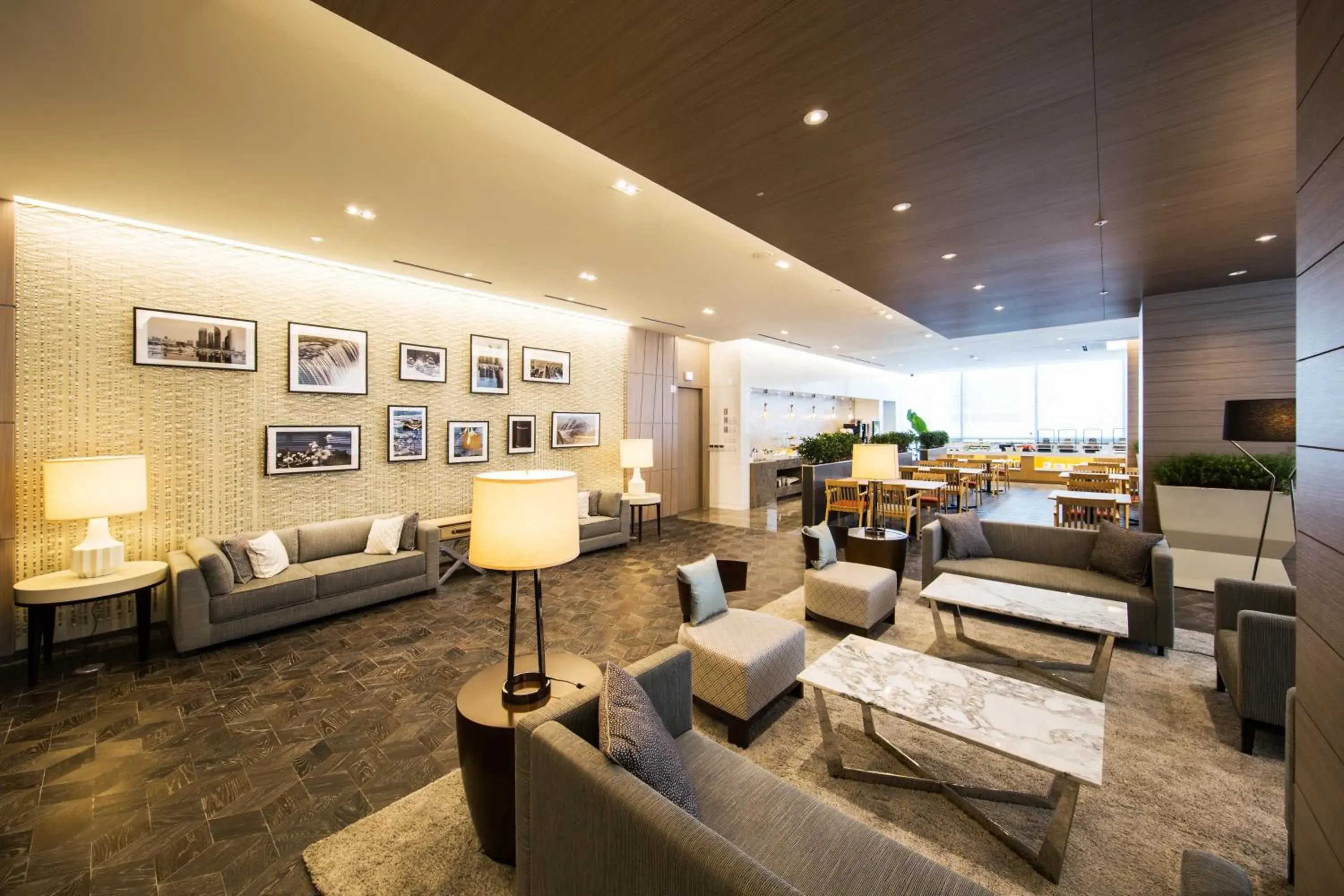Lounge or bar in Solaria Nishitetsu Hotel Busan Lounge or bar in Solaria Nishitetsu Hotel Busan