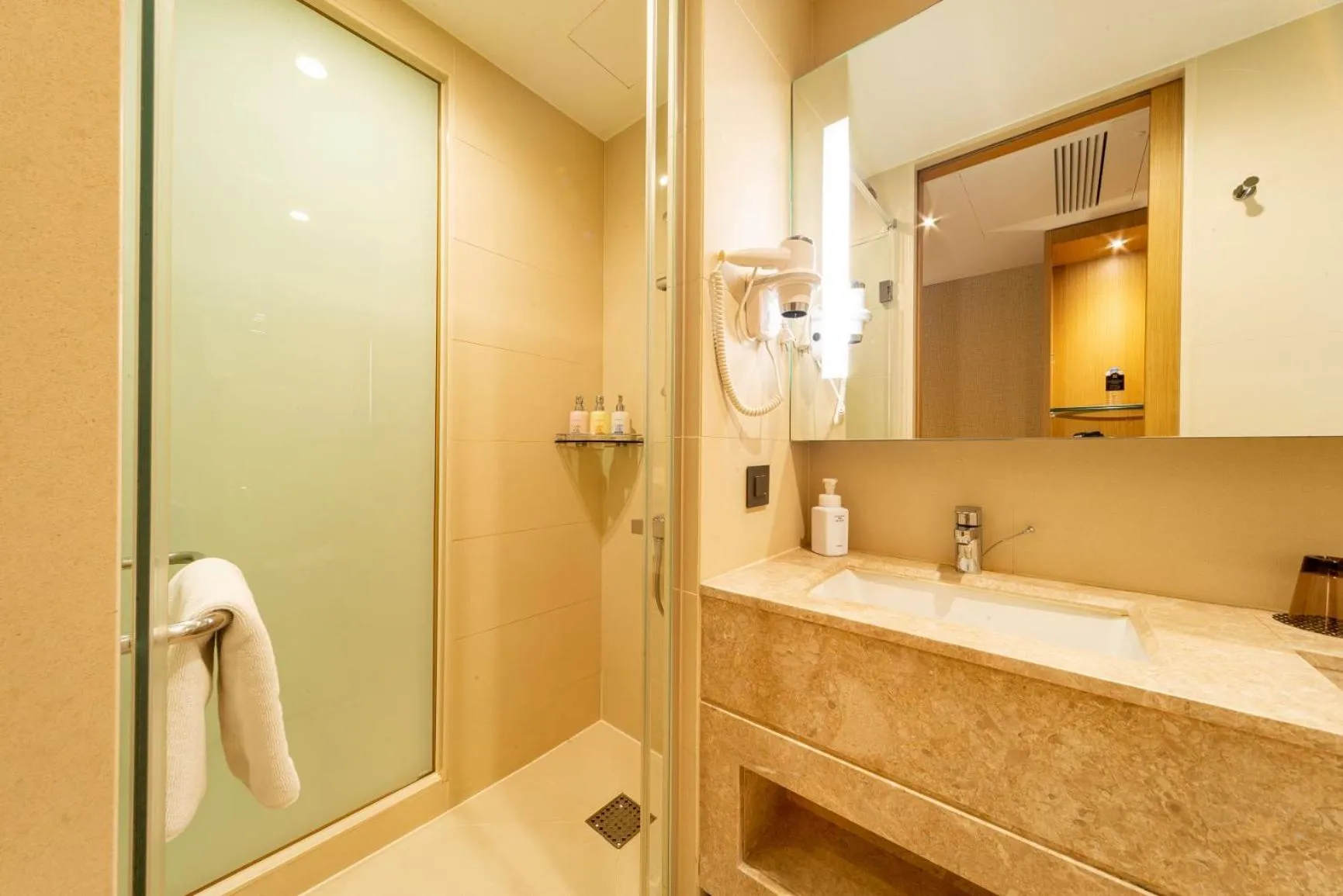 Shower in Solaria Nishitetsu Hotel Busan