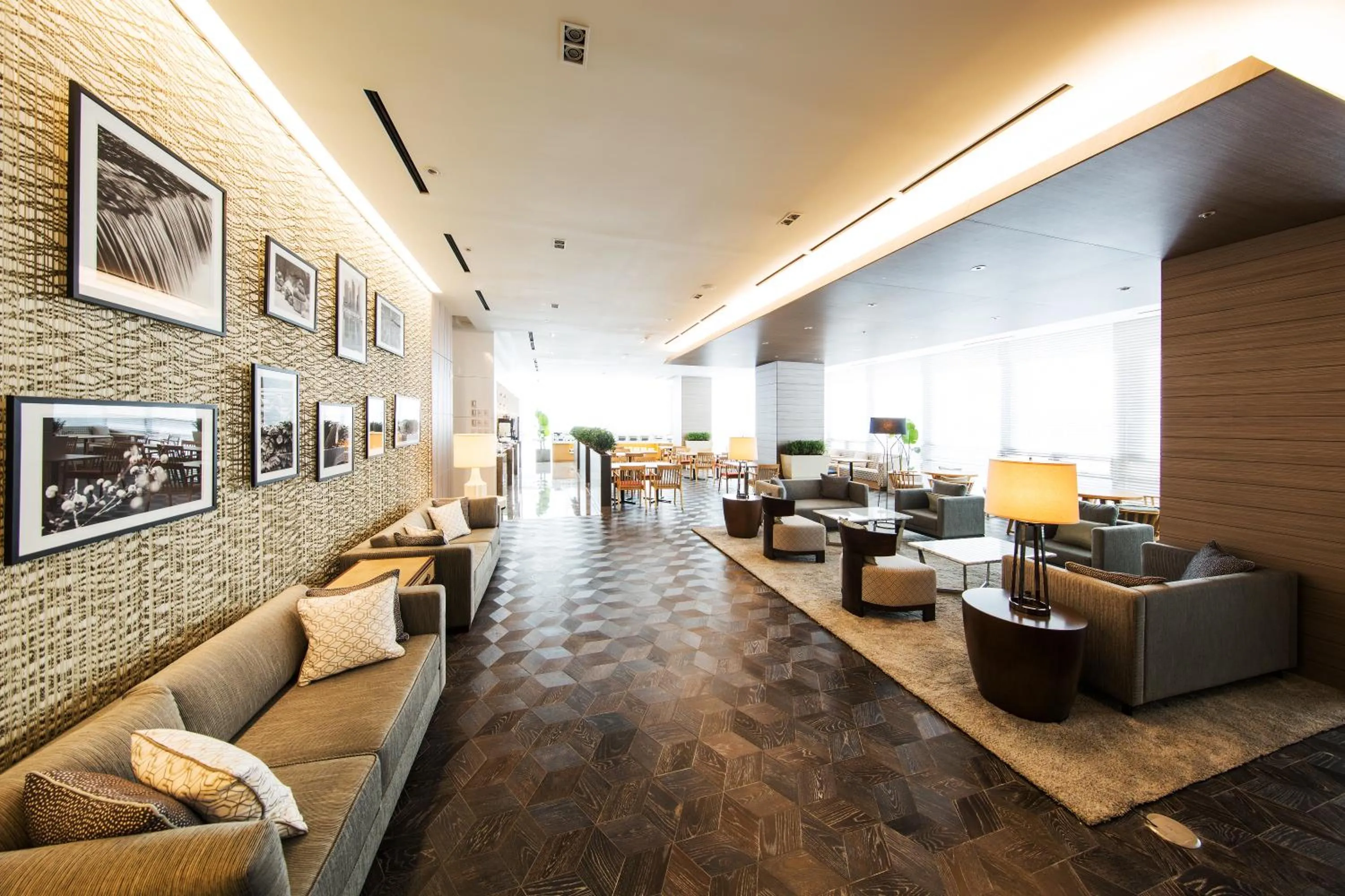 Lounge or bar in Solaria Nishitetsu Hotel Busan