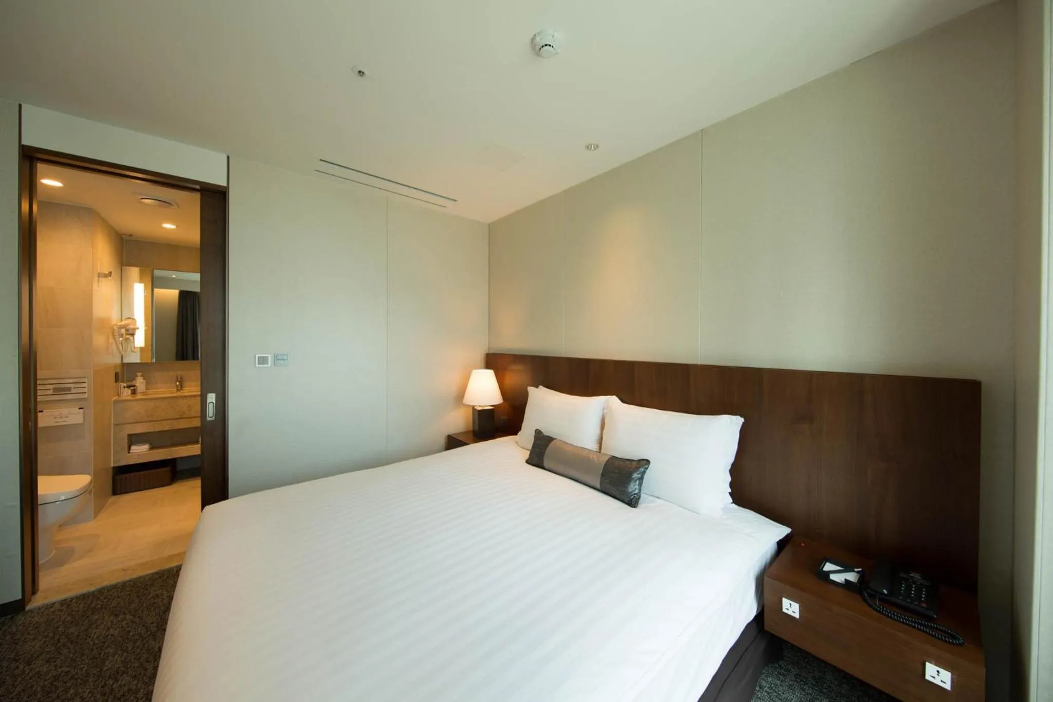 Bedroom, Bed in Solaria Nishitetsu Hotel Busan