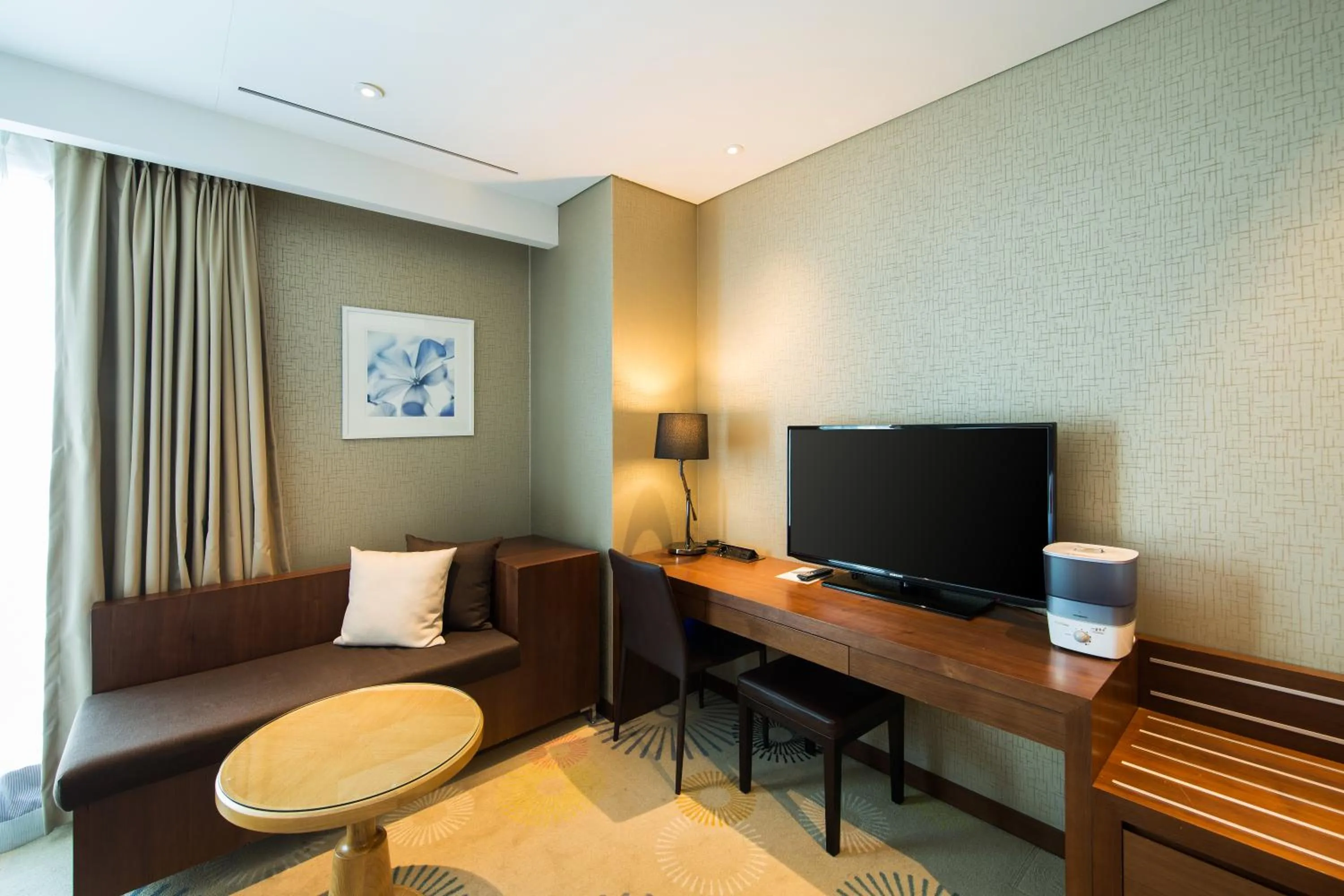 TV and multimedia in Solaria Nishitetsu Hotel Busan