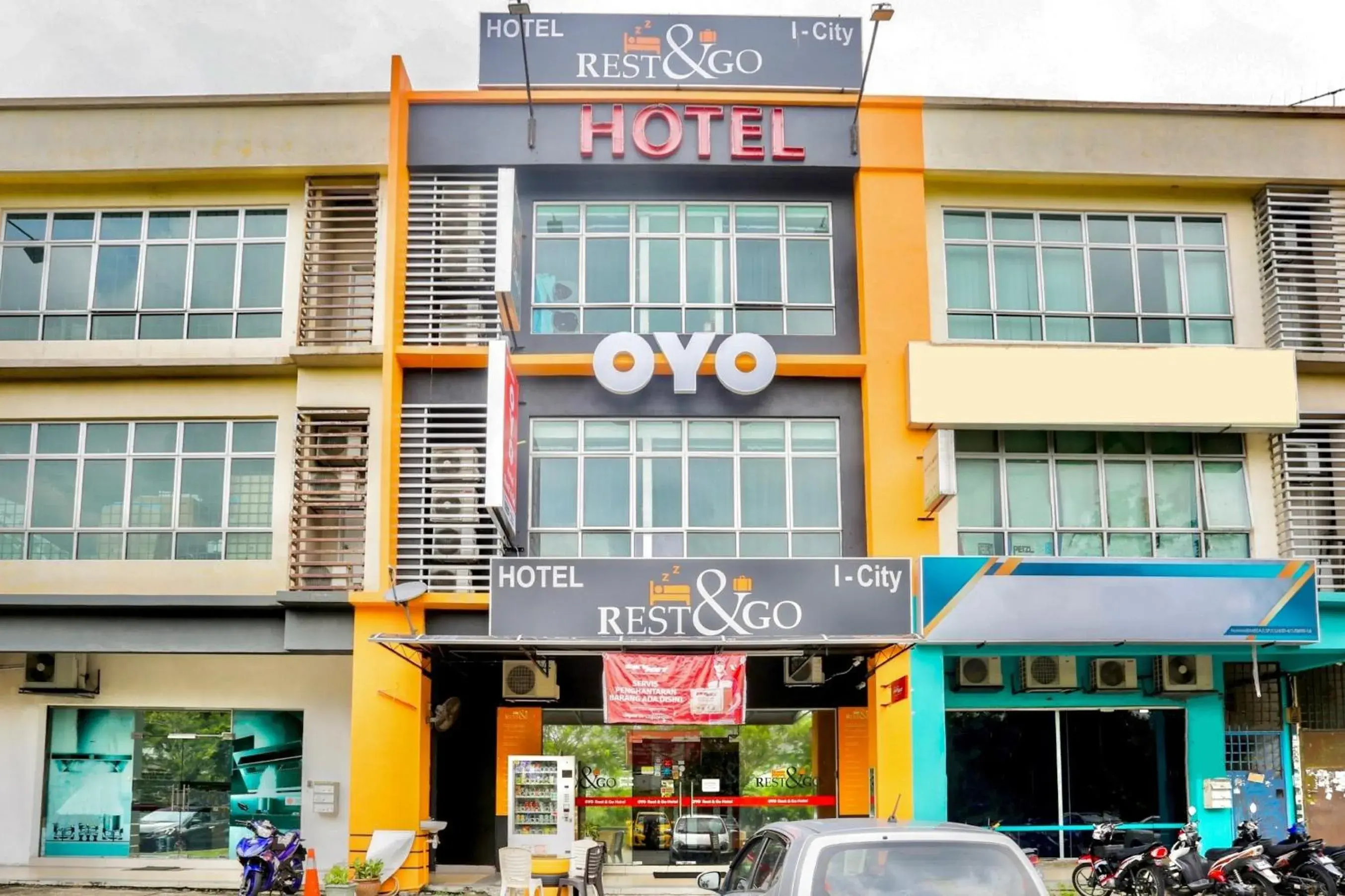 Facade/entrance in Hotel O Kl2f Rest & Go Facade/entrance in Hotel O Kl2f Rest & Go