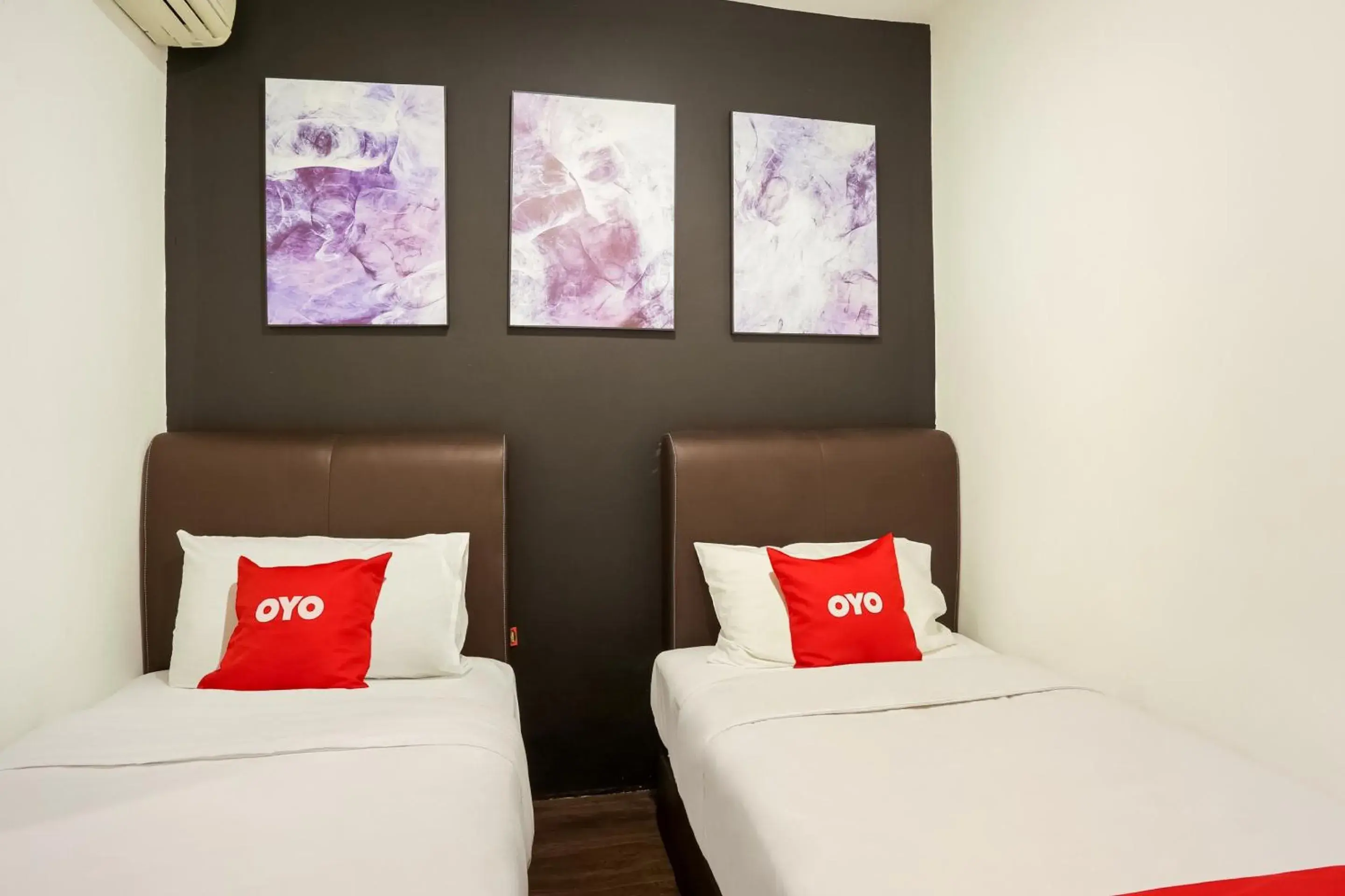 Bedroom, Bed in OYO 90460 Hotel Kl2f Rest & Go