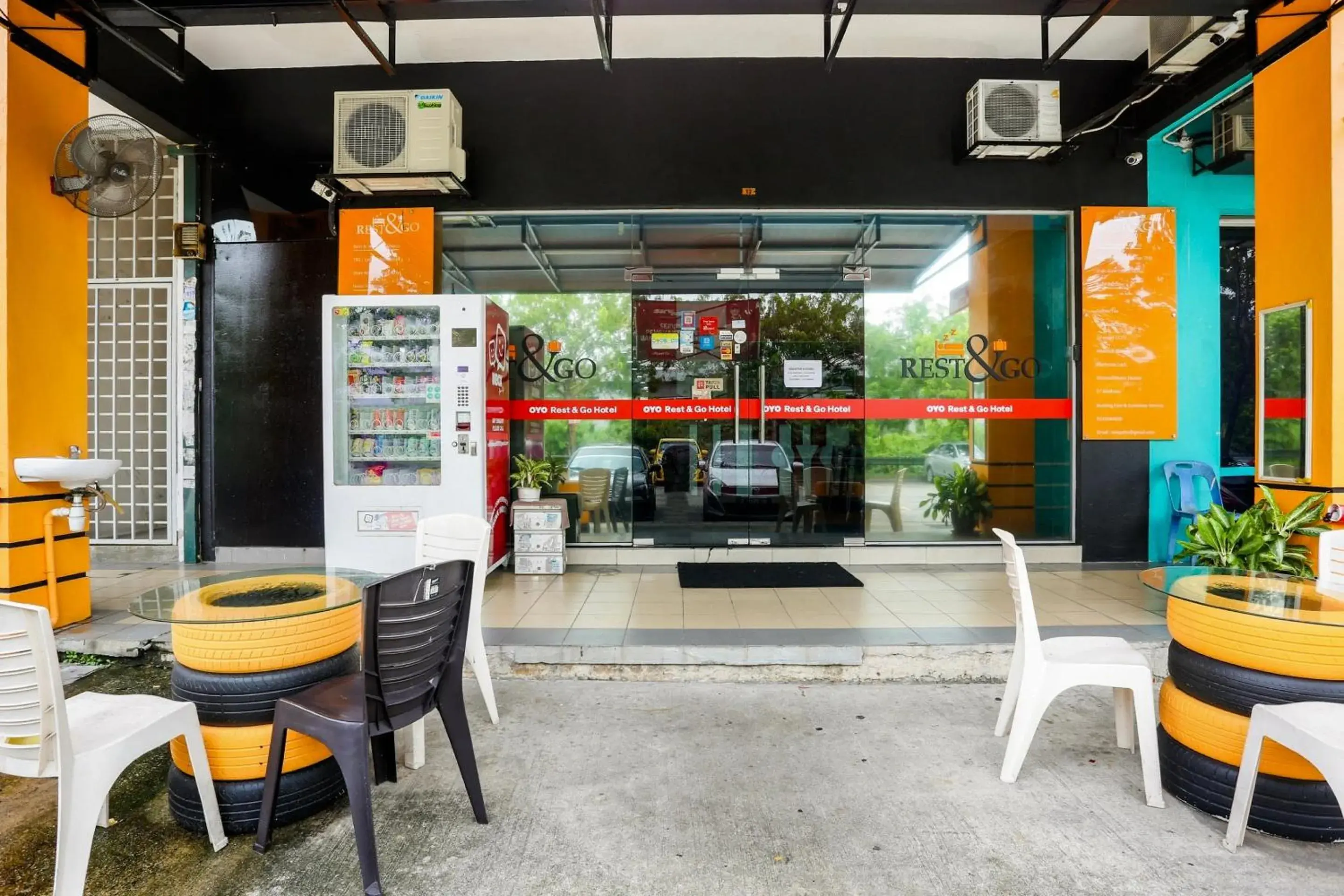 Facade/entrance in Hotel O Kl2f Rest & Go Facade/entrance in Hotel O Kl2f Rest & Go