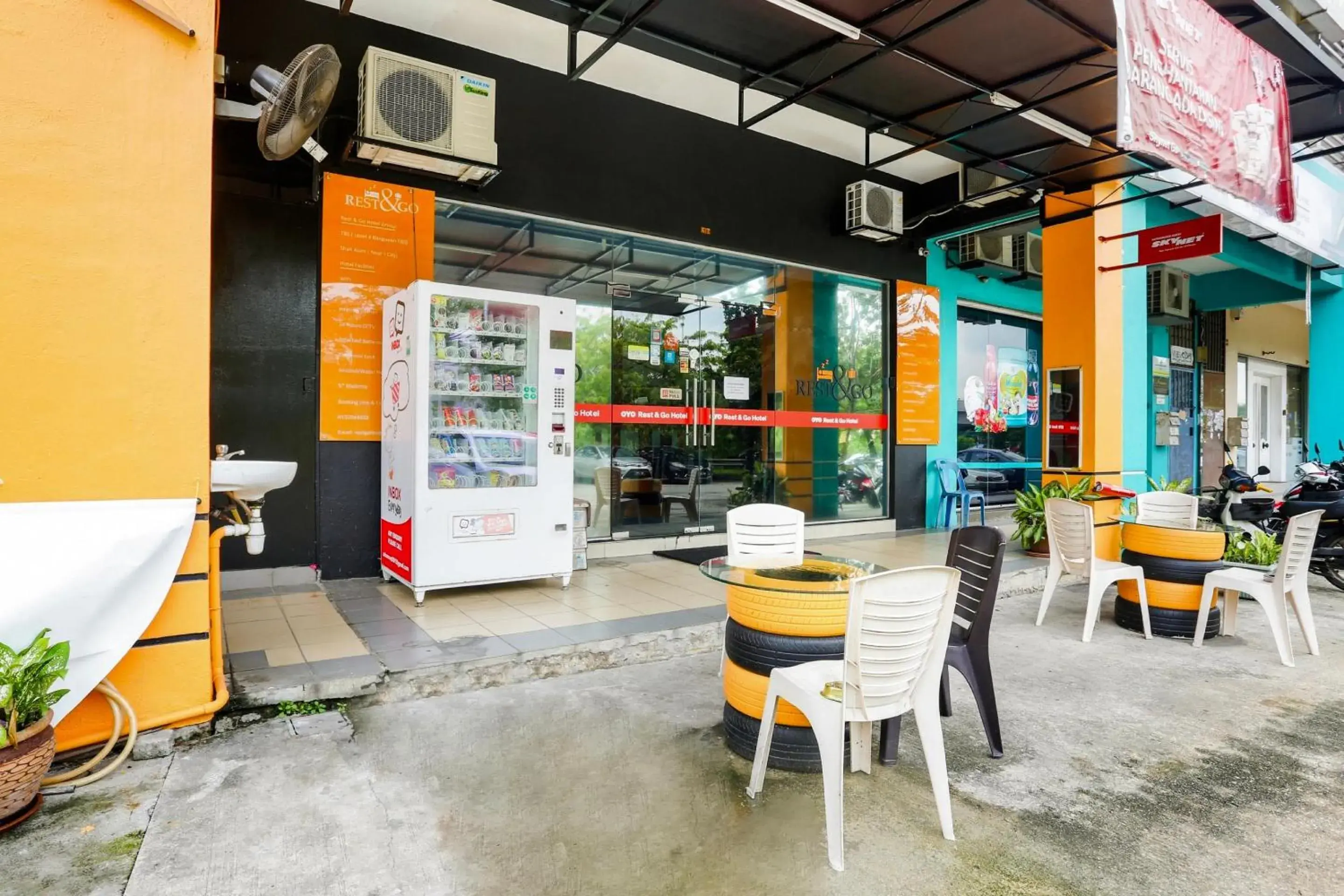 Facade/entrance in Hotel O Kl2f Rest & Go Facade/entrance in Hotel O Kl2f Rest & Go