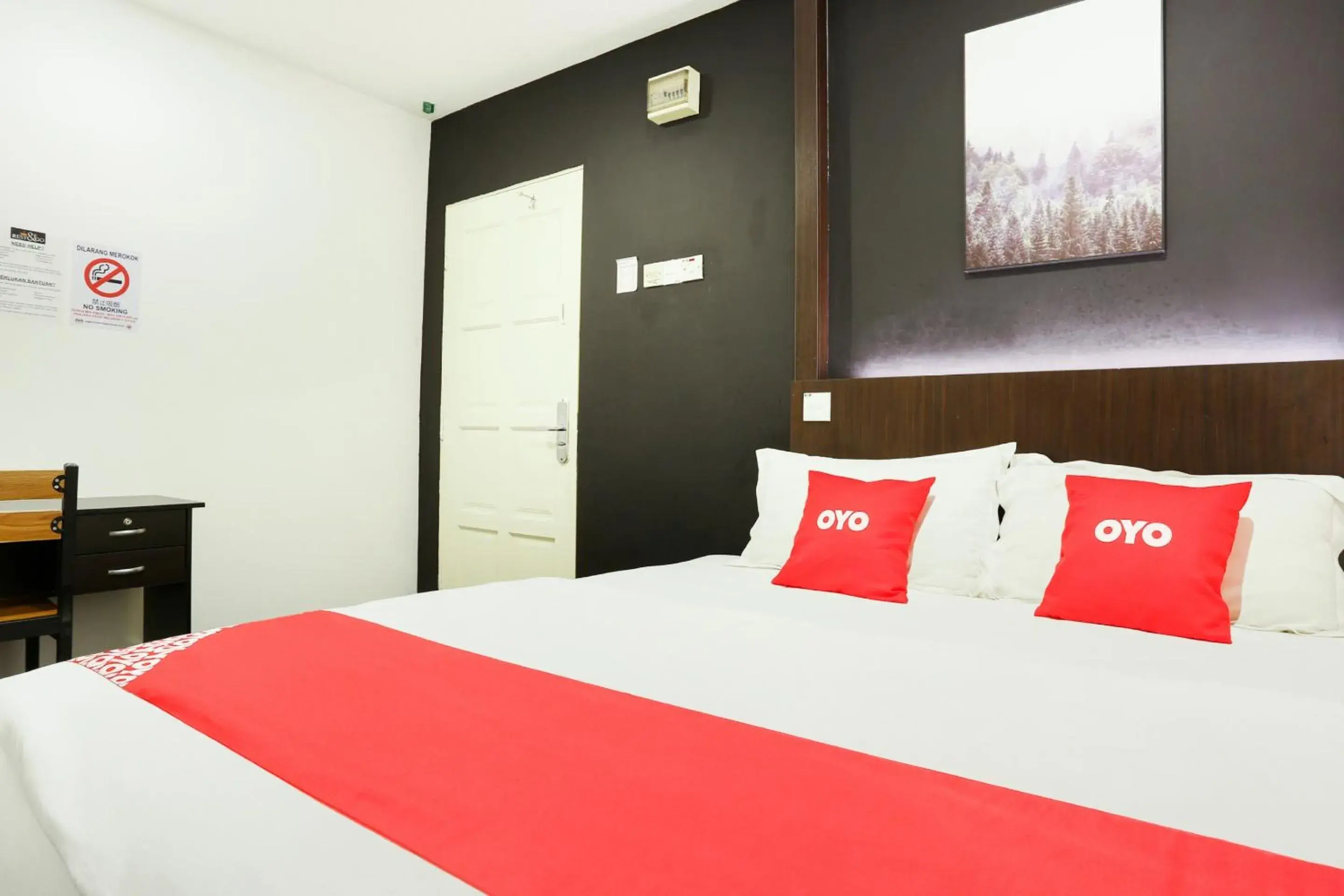 Bedroom, Bed in OYO 90460 Hotel Kl2f Rest & Go