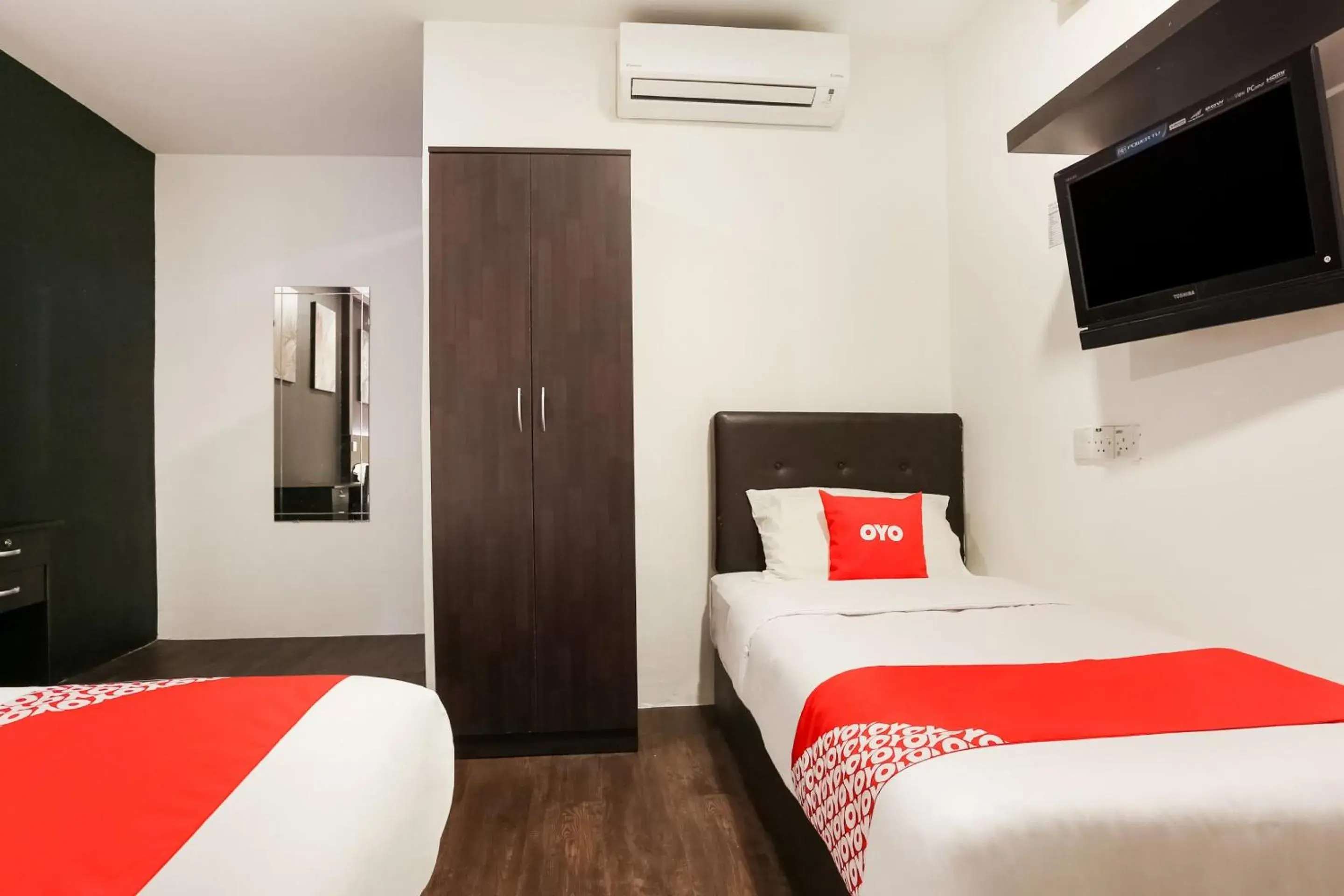 Bedroom, Bed in OYO 90460 Hotel Kl2f Rest & Go