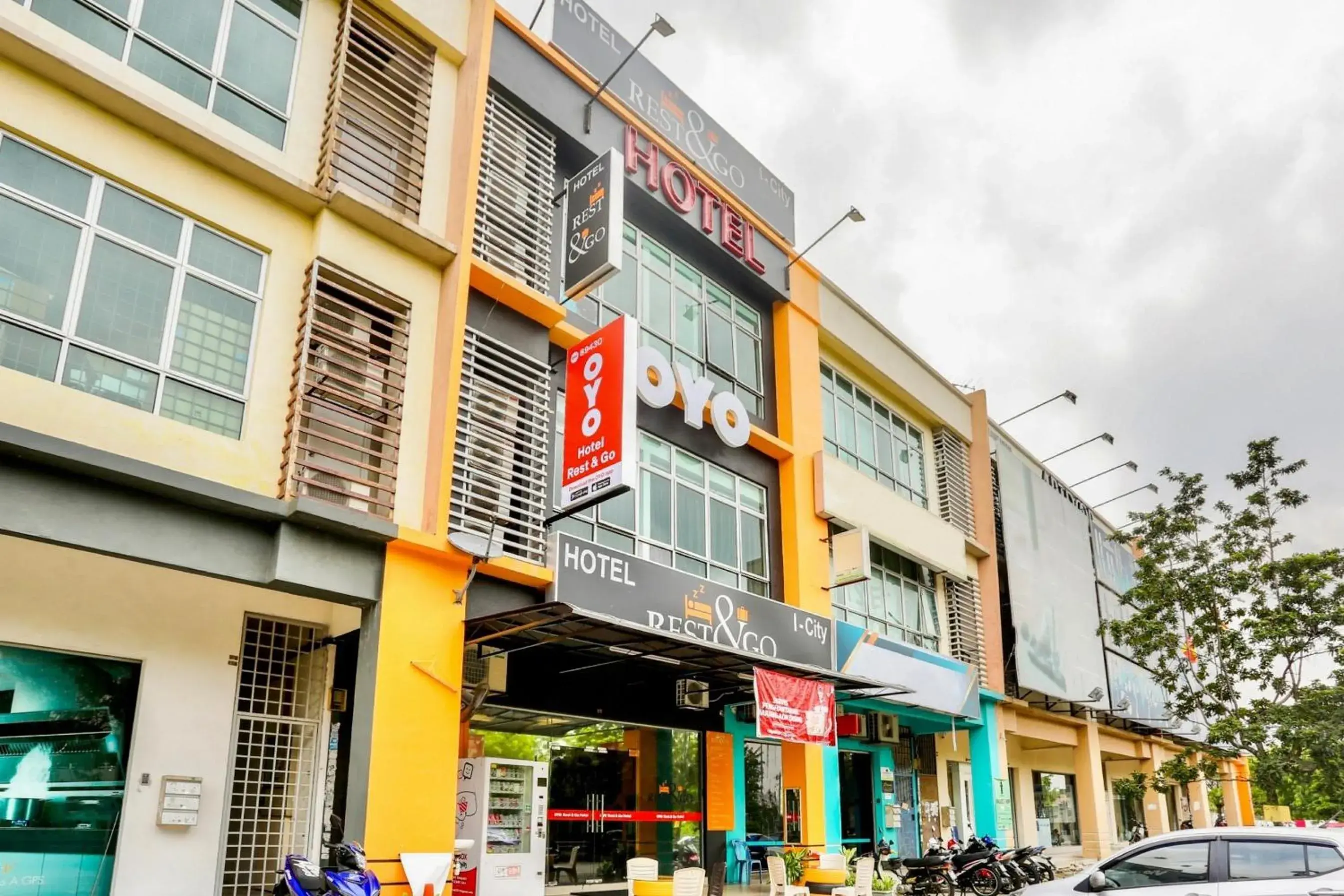 Facade/entrance in Hotel O Kl2f Rest & Go Facade/entrance in Hotel O Kl2f Rest & Go