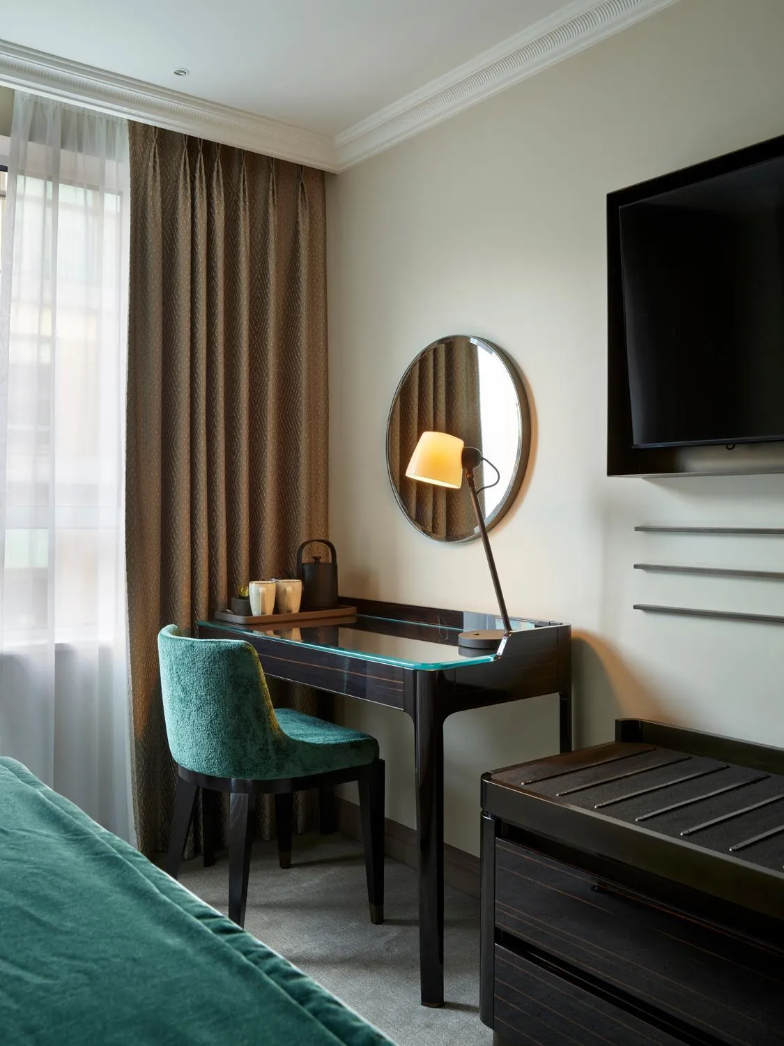 TV and multimedia, Bed in The Rathbone Hotel, Fitzrovia