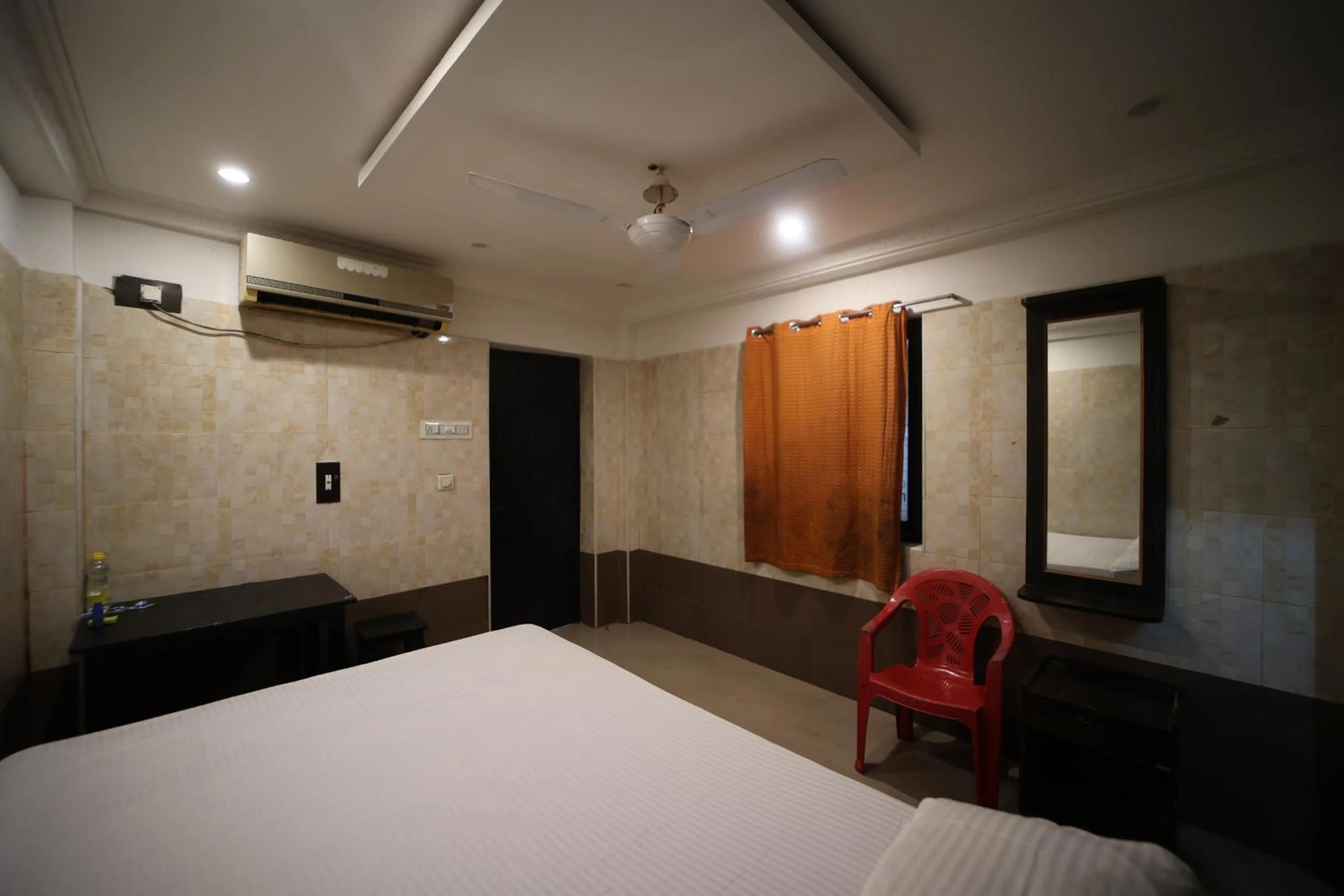 Bedroom, Bed in JR Lodge