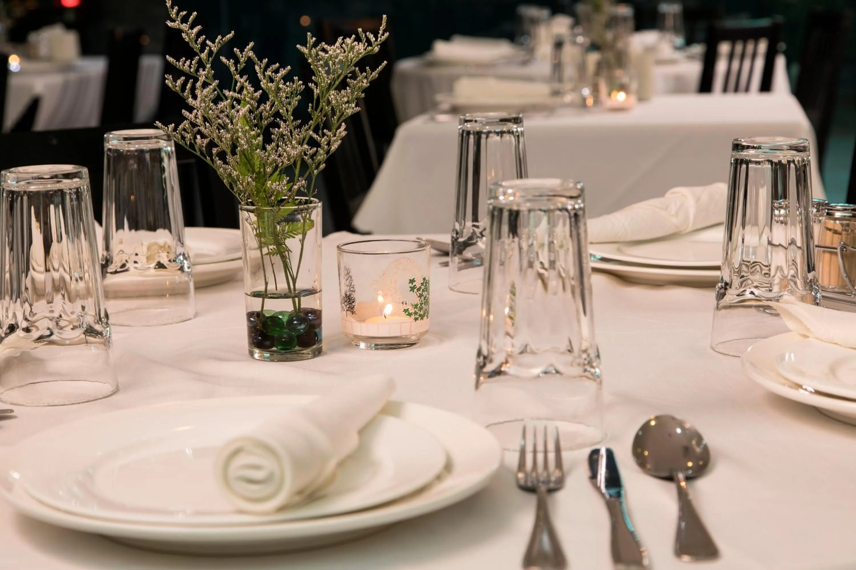 Restaurant/places to eat in Swiss Hotel Apartment