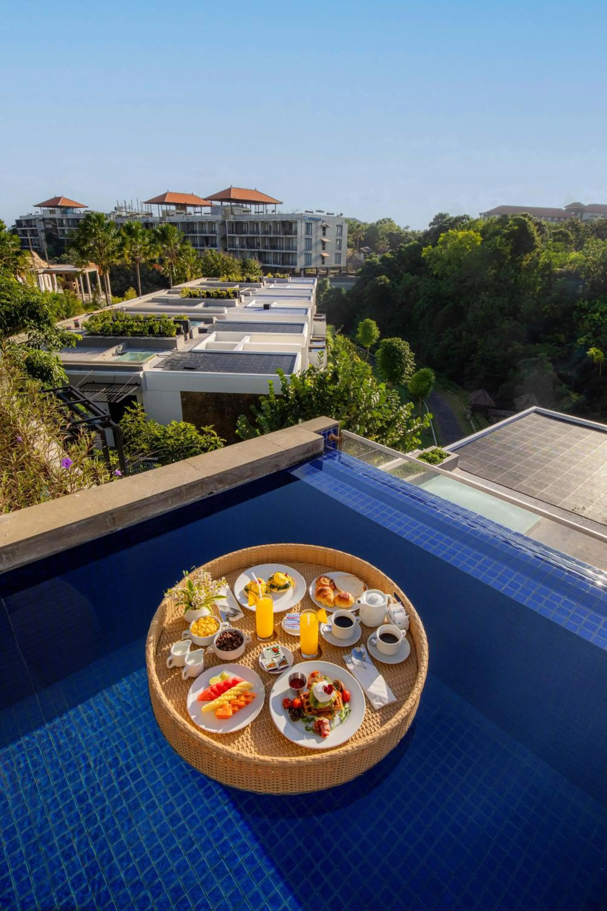 Food and drinks in The Sterling Villas