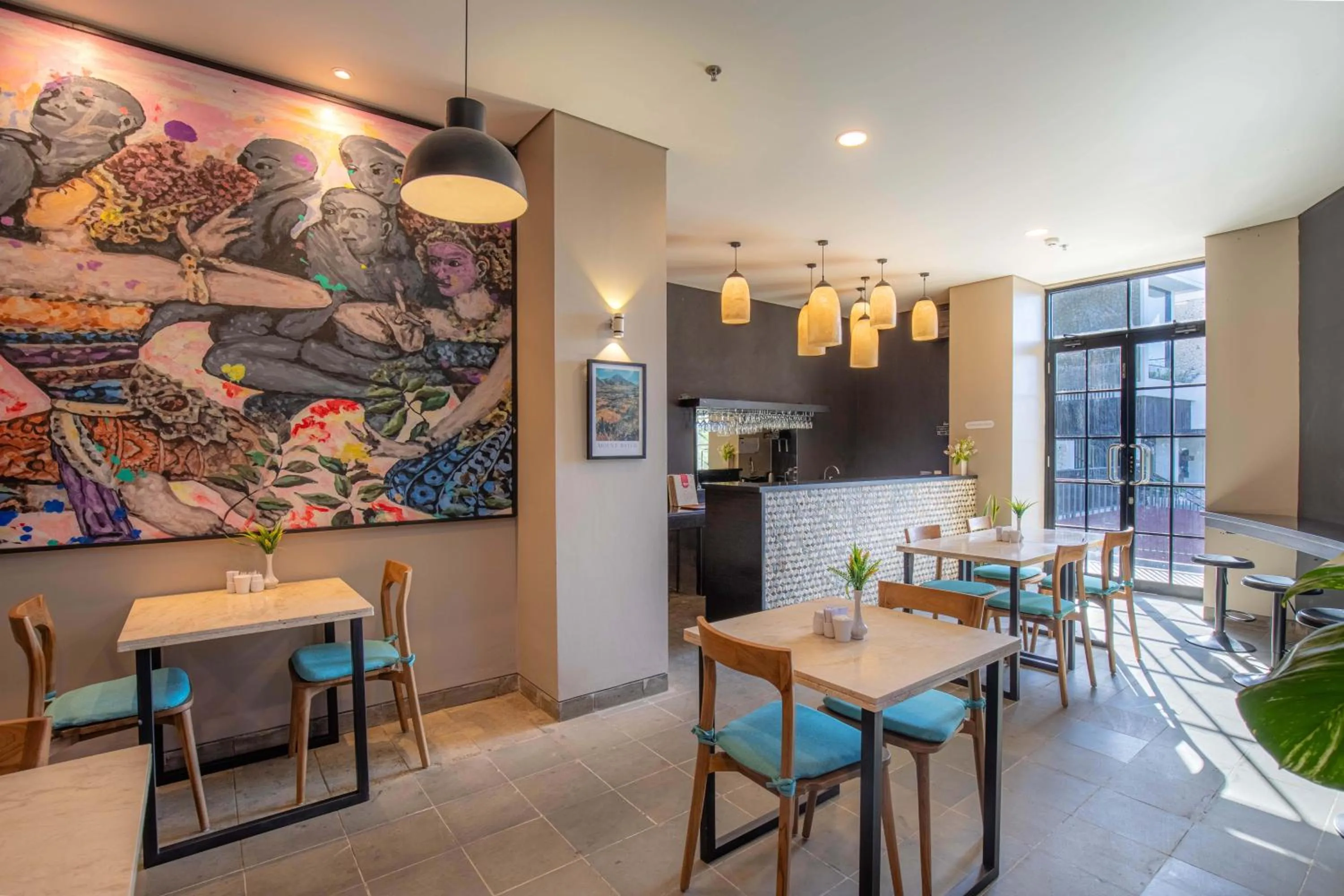 Restaurant/places to eat in The Sterling Villas