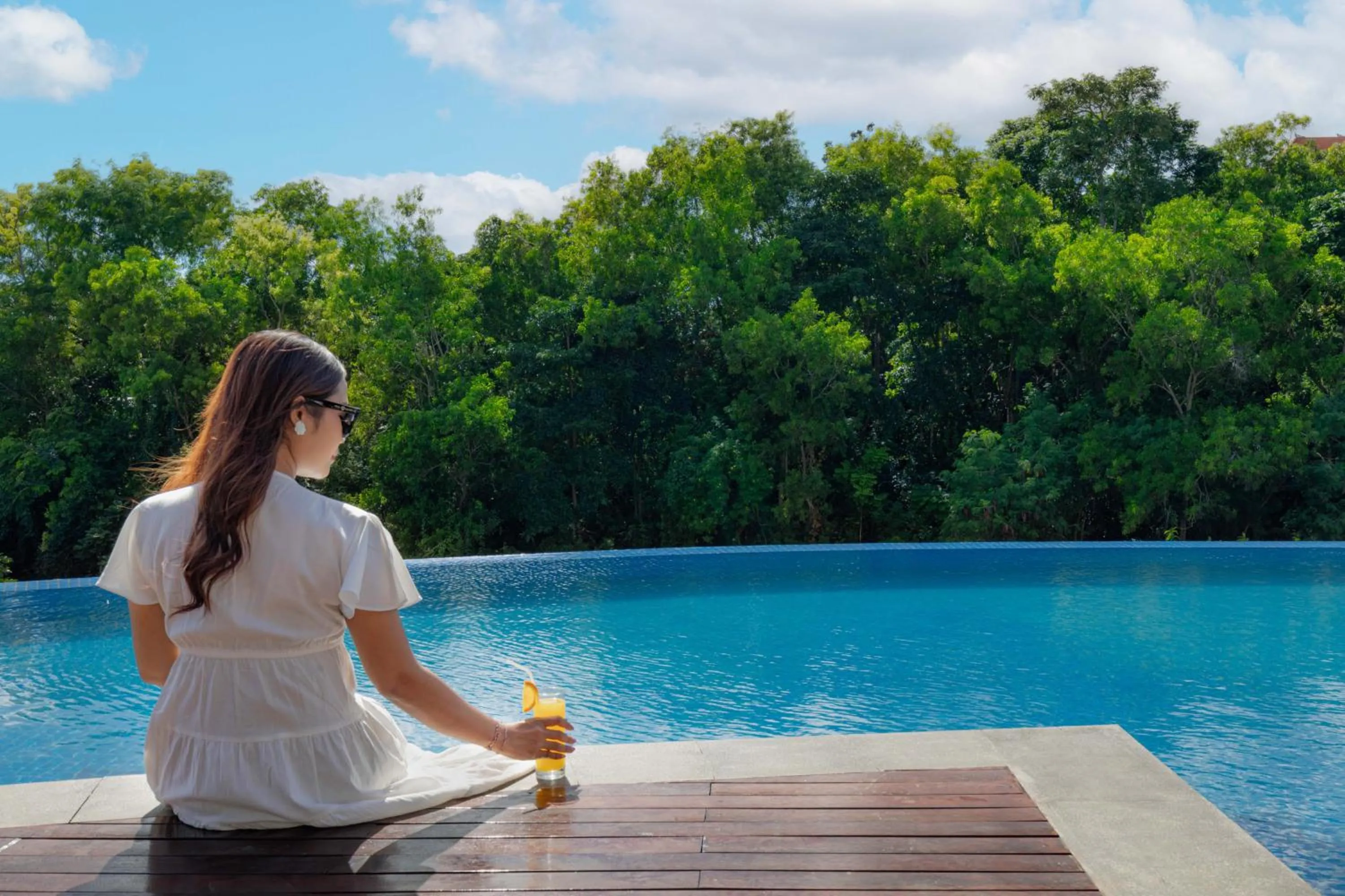 Guests in The Sterling Villas