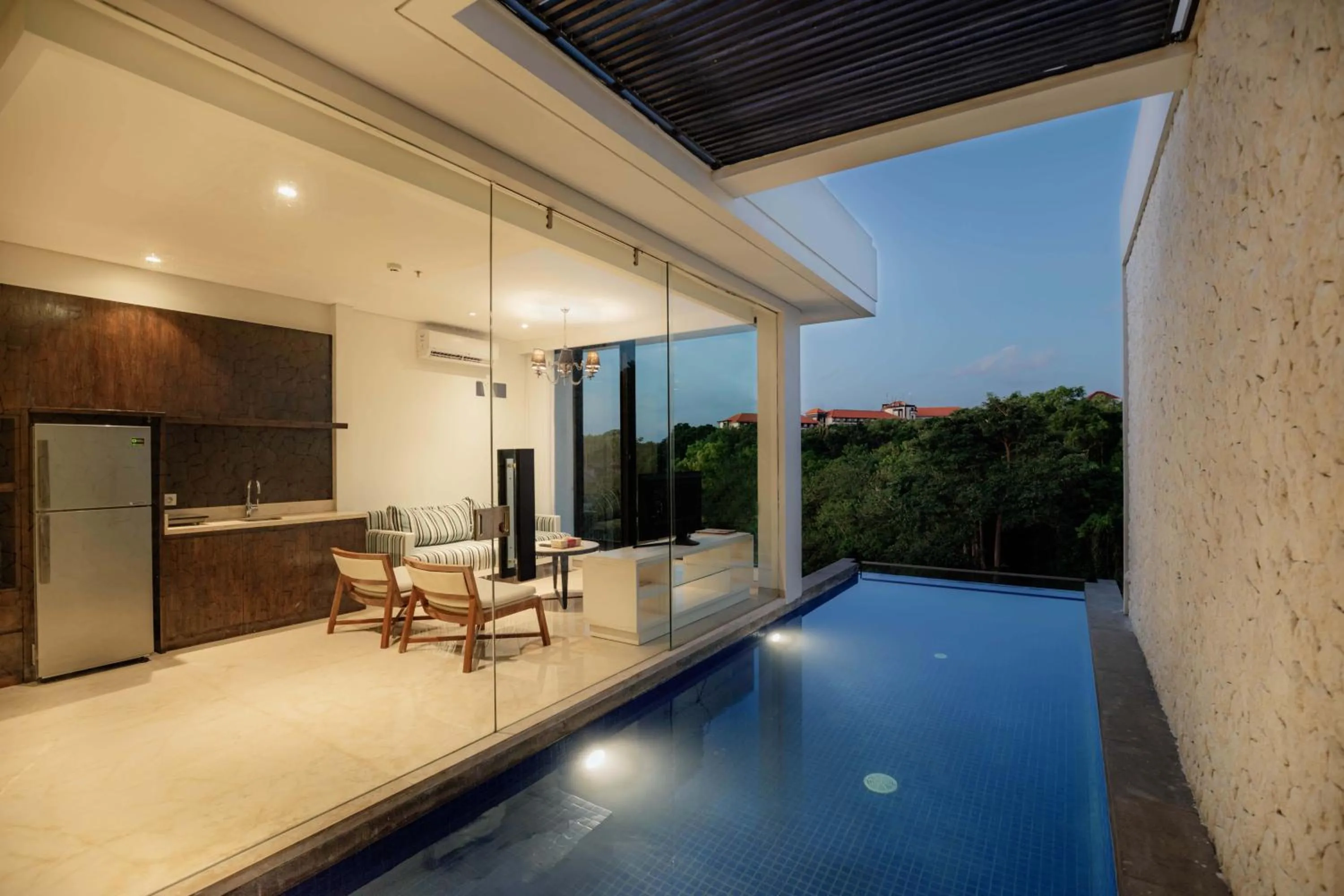 Kitchen or kitchenette in The Sterling Villas
