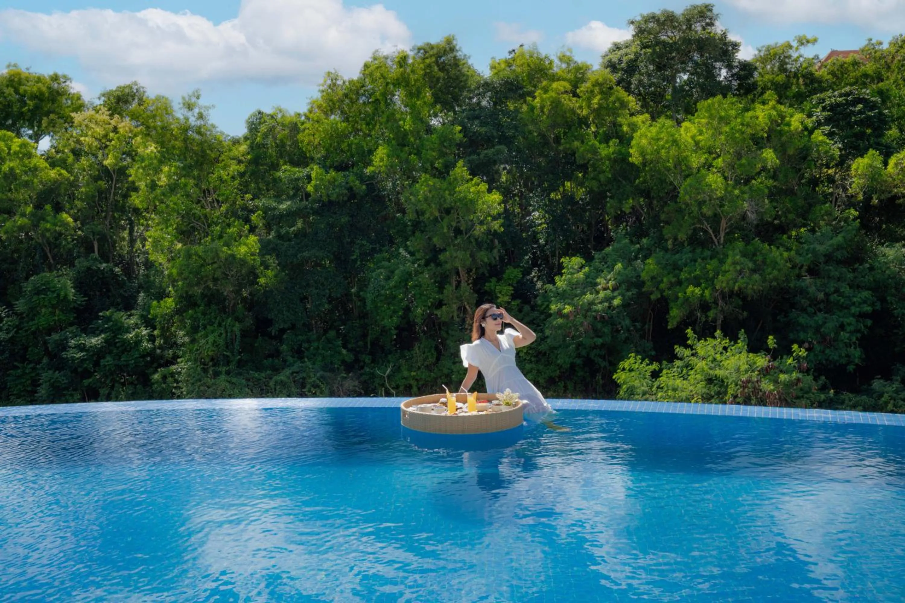 Guests in The Sterling Villas