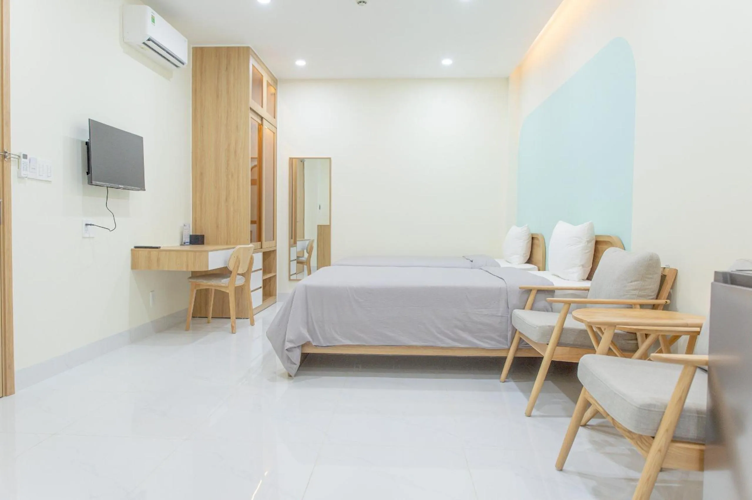 Photo of the whole room, Bed in IN URBAN