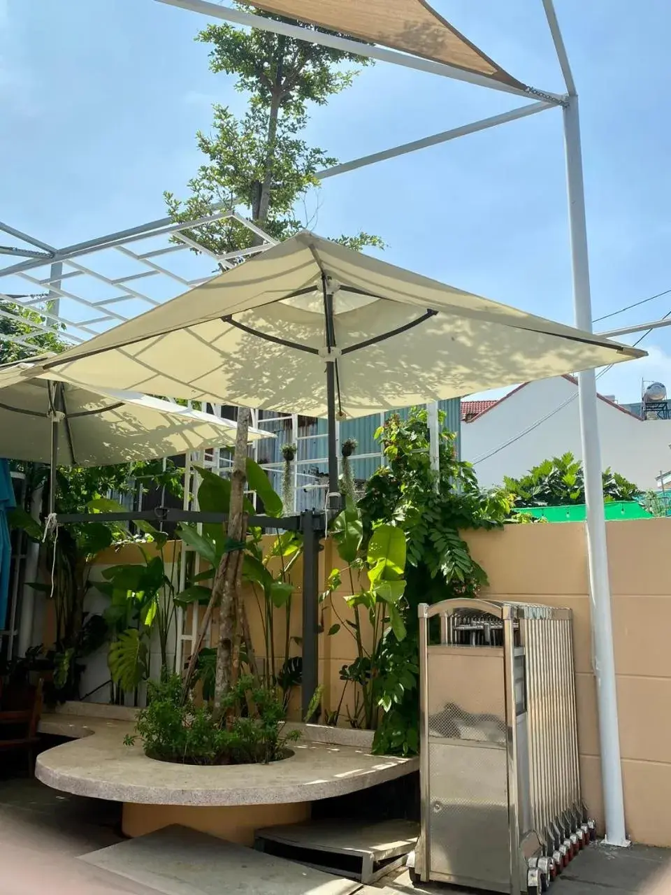 Property building in IN URBAN Property building in IN URBAN