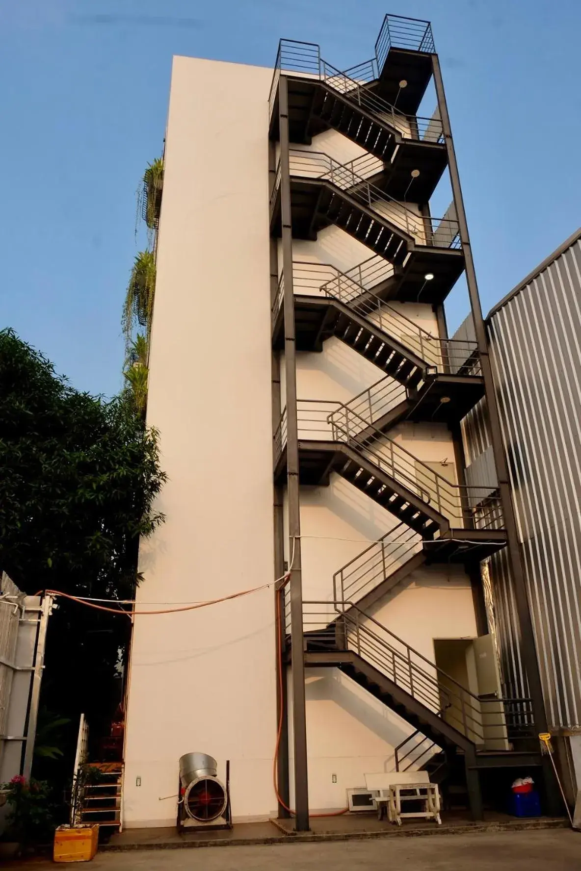 Property building in IN URBAN Property building in IN URBAN