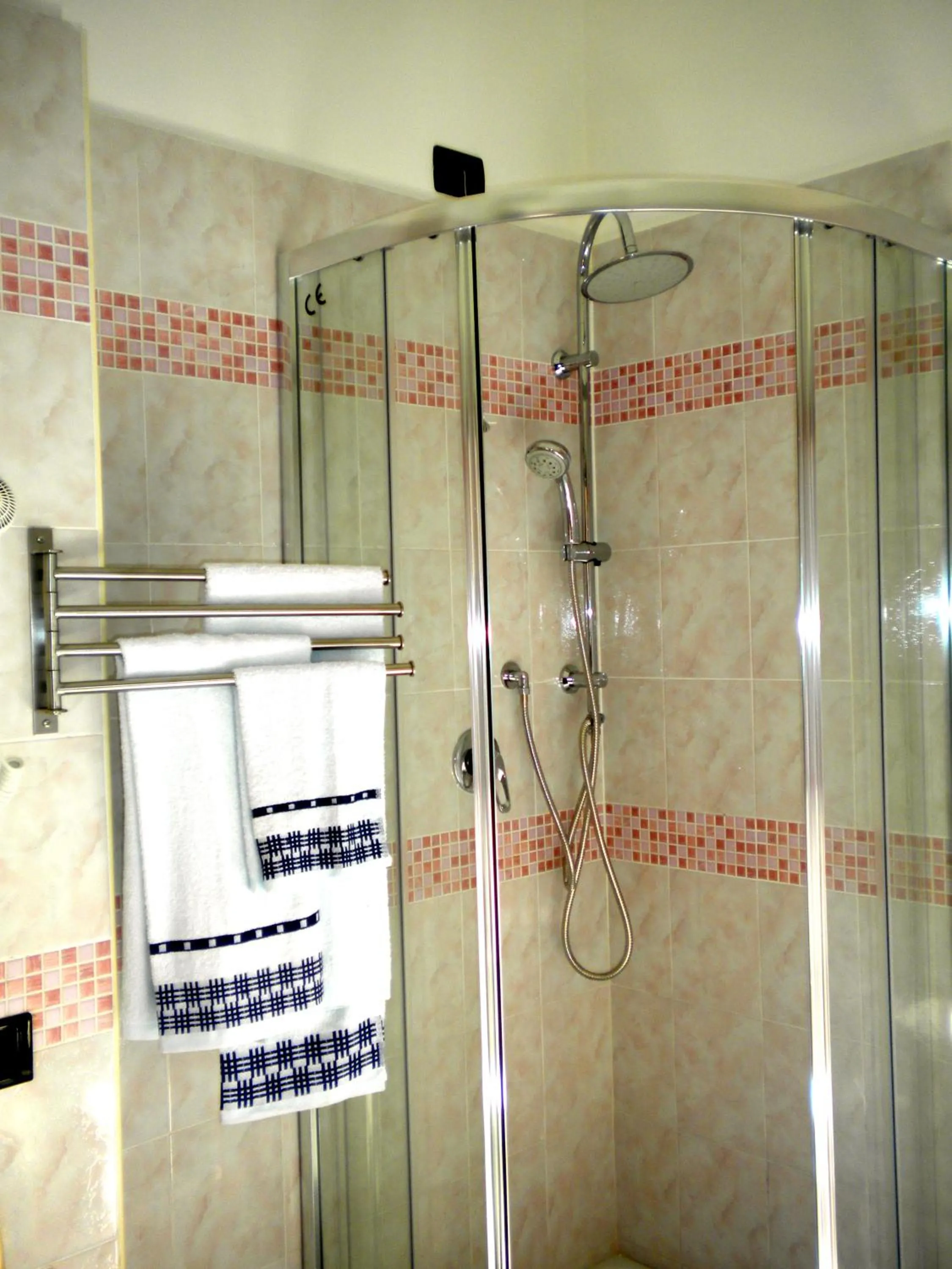 Shower in Top Suit Uno - Guest house